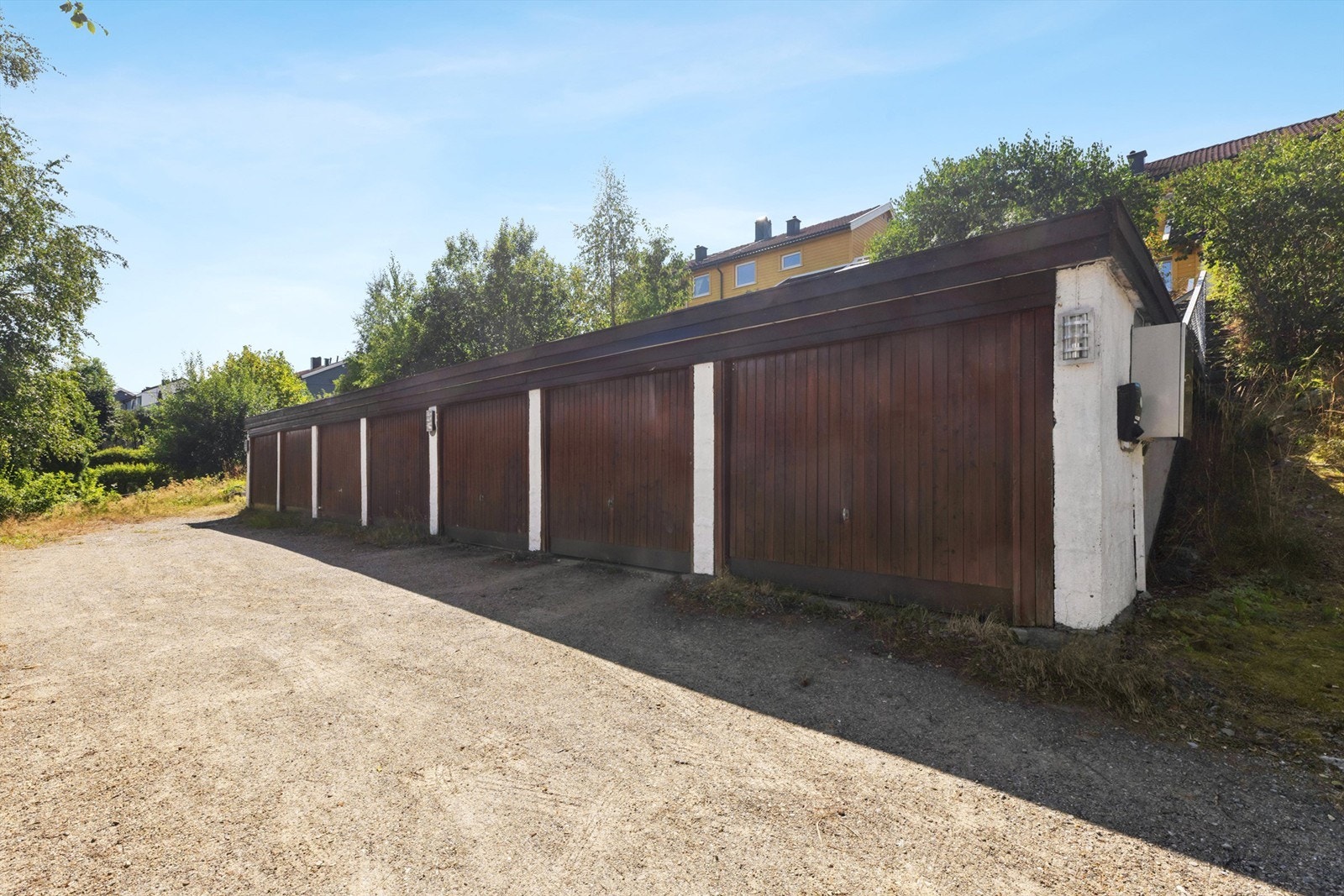 Garasjeplass i frittstående garasjerekke i Enerveien Galleribilde