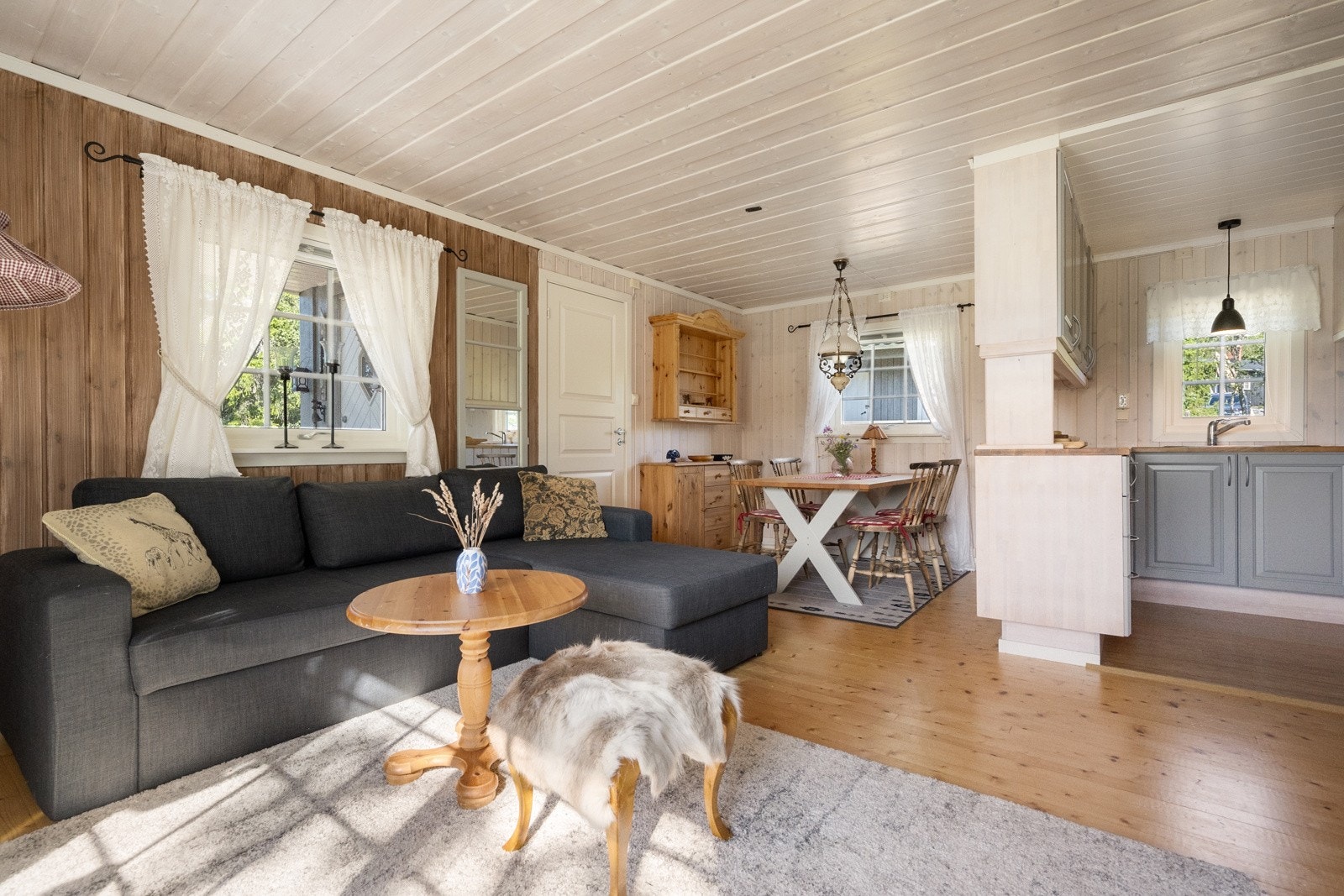 Hytta er utstyrt med Ring hytta varm -funksjon, slik at du enkelt kan fjernstyre oppvarmingen før ankomst Galleribilde