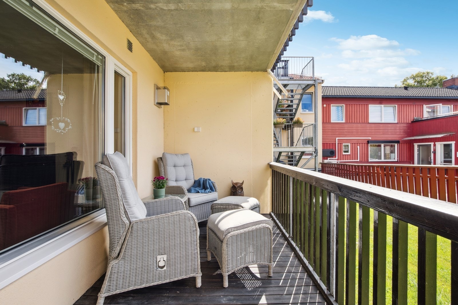 Sydvestvendt terrasse med gode solforhold Galleribilde