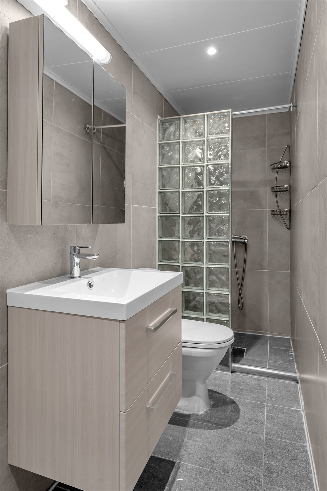 Hybel: Bad Galleribilde