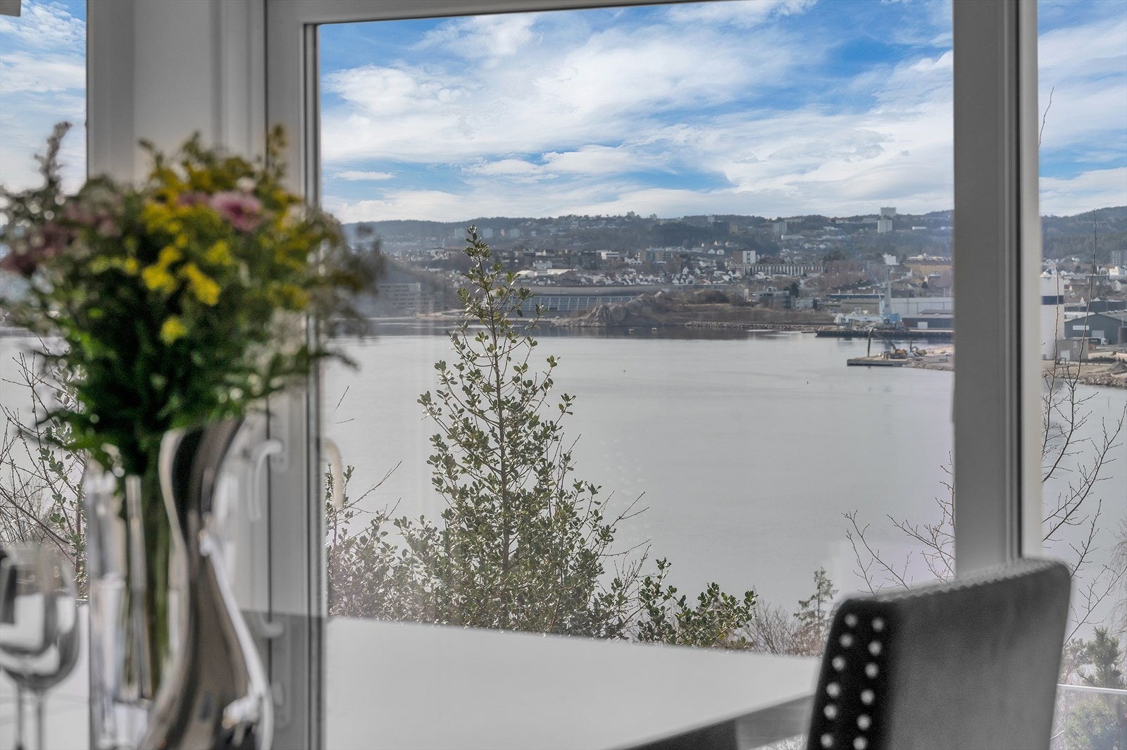 Utsikt fra kjøkken Galleribilde