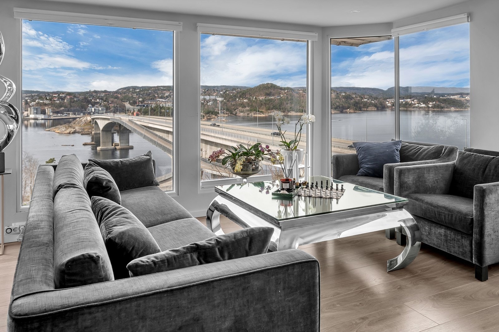 Kom inn og nyt utsikten fra Vardåsvein 18D Galleribilde