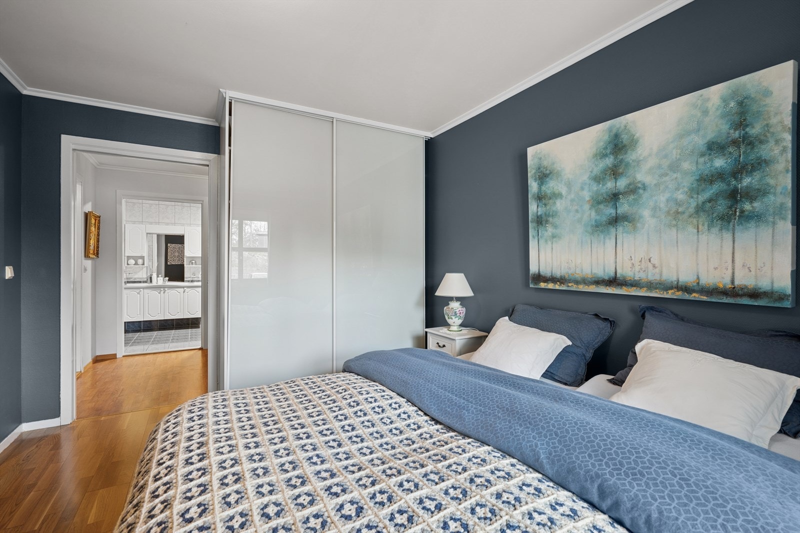 Soverom 1 er av god størrelse Galleribilde