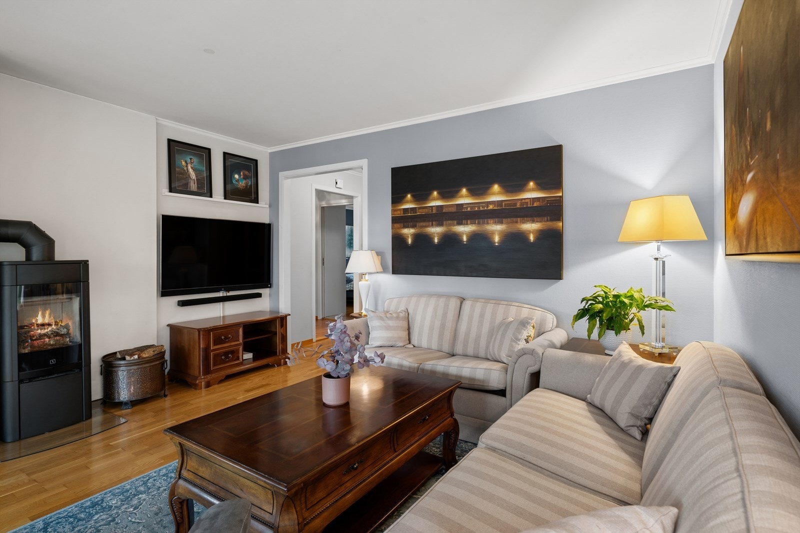 Vedovn i stue Galleribilde