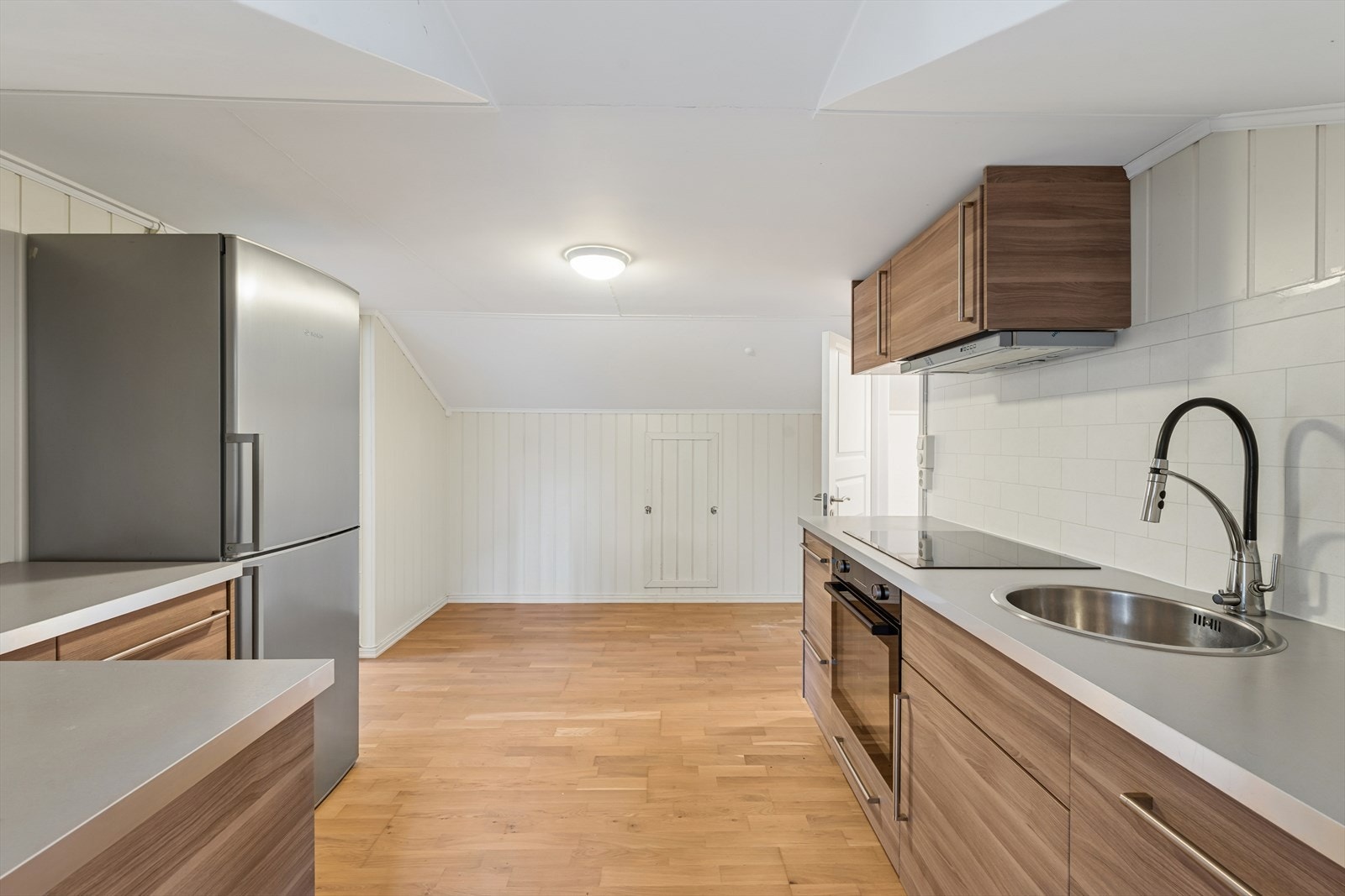 Det er installert en kjøkkenventilator med avtrekk ut. Galleribilde