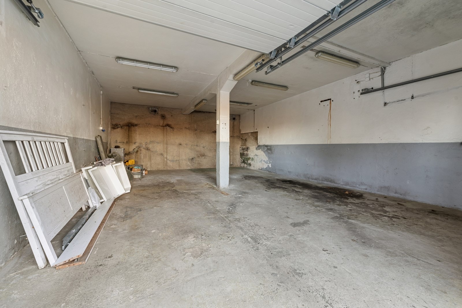 2 garasjeplaser. Galleribilde