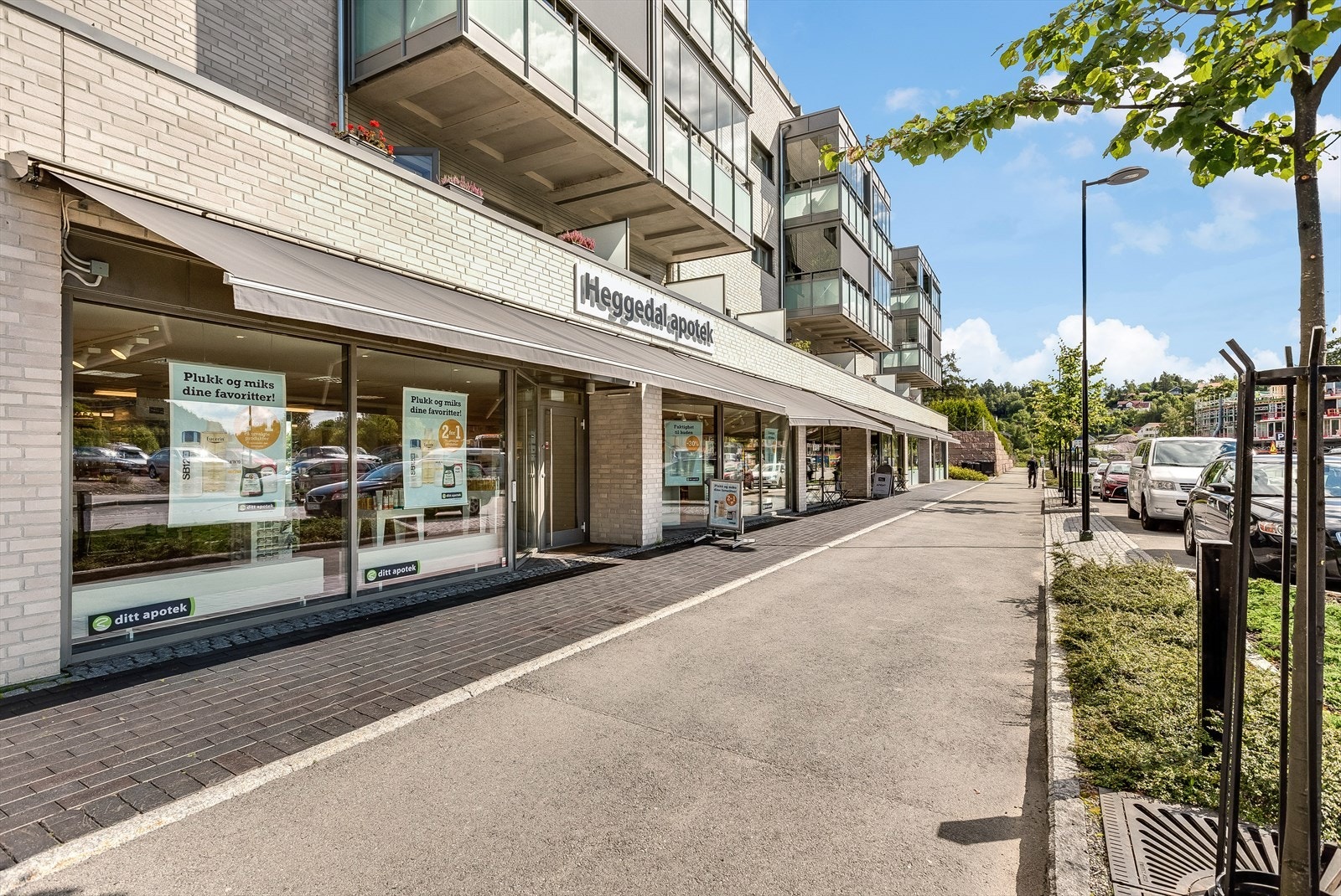 Fem minutter med bil til Heggedal sentrum. Galleribilde