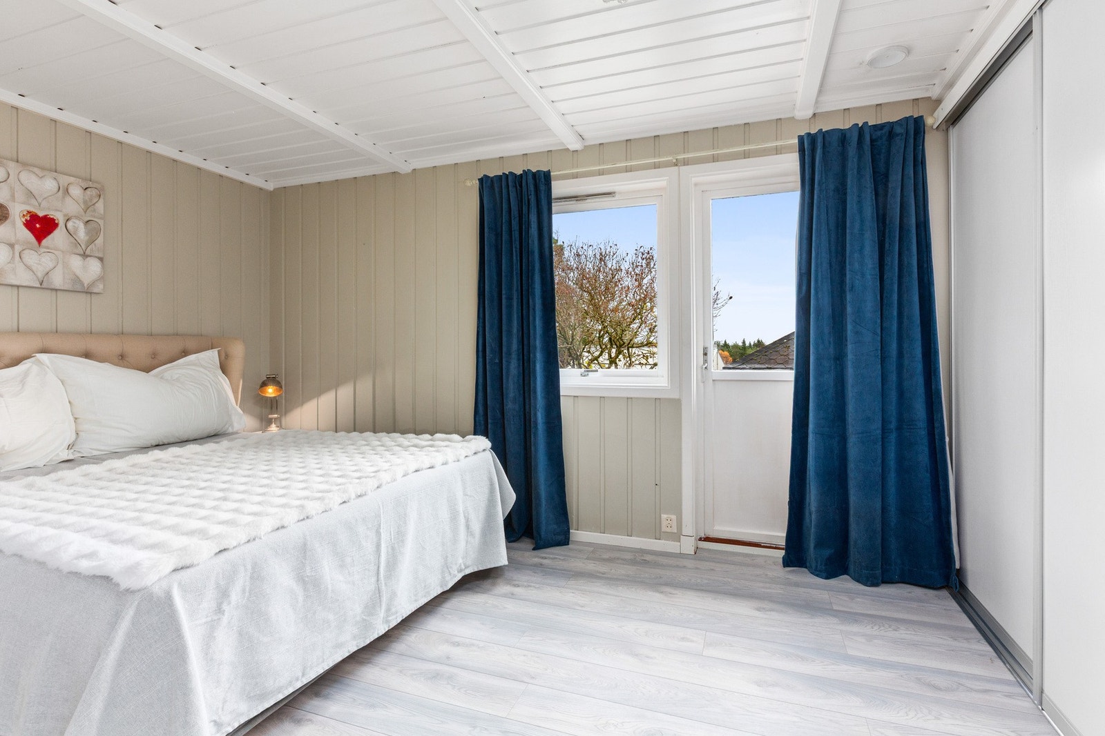 Boligen har tre soverom og ett kontor. Galleribilde