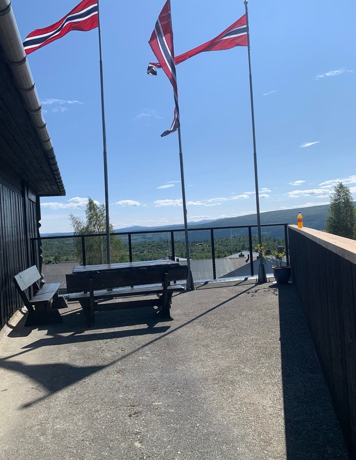 Tilgang til ny terrasse på solsiden. Galleribilde