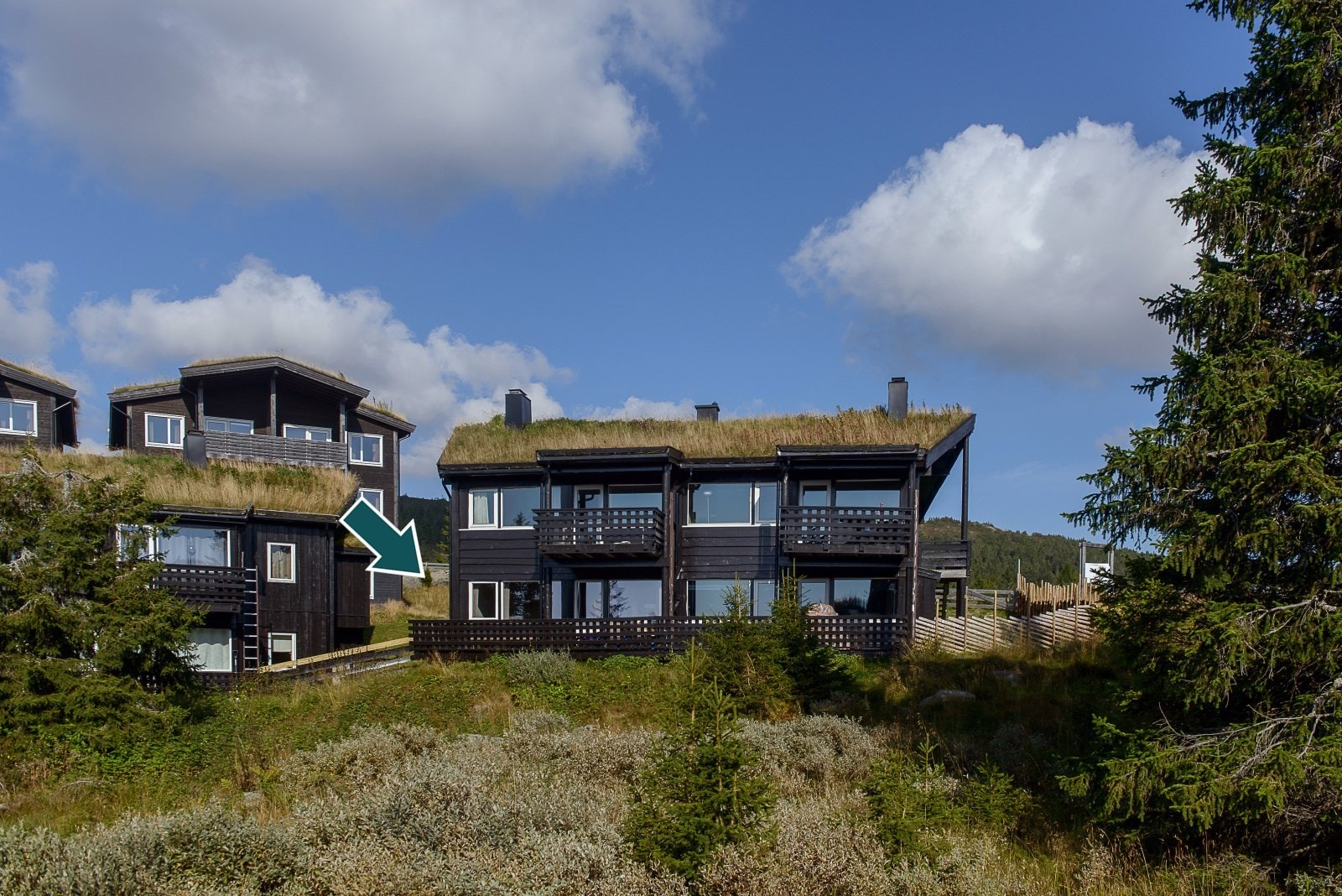 Leiligheten ligger i 1. etasje og har markterrasse. Galleribilde