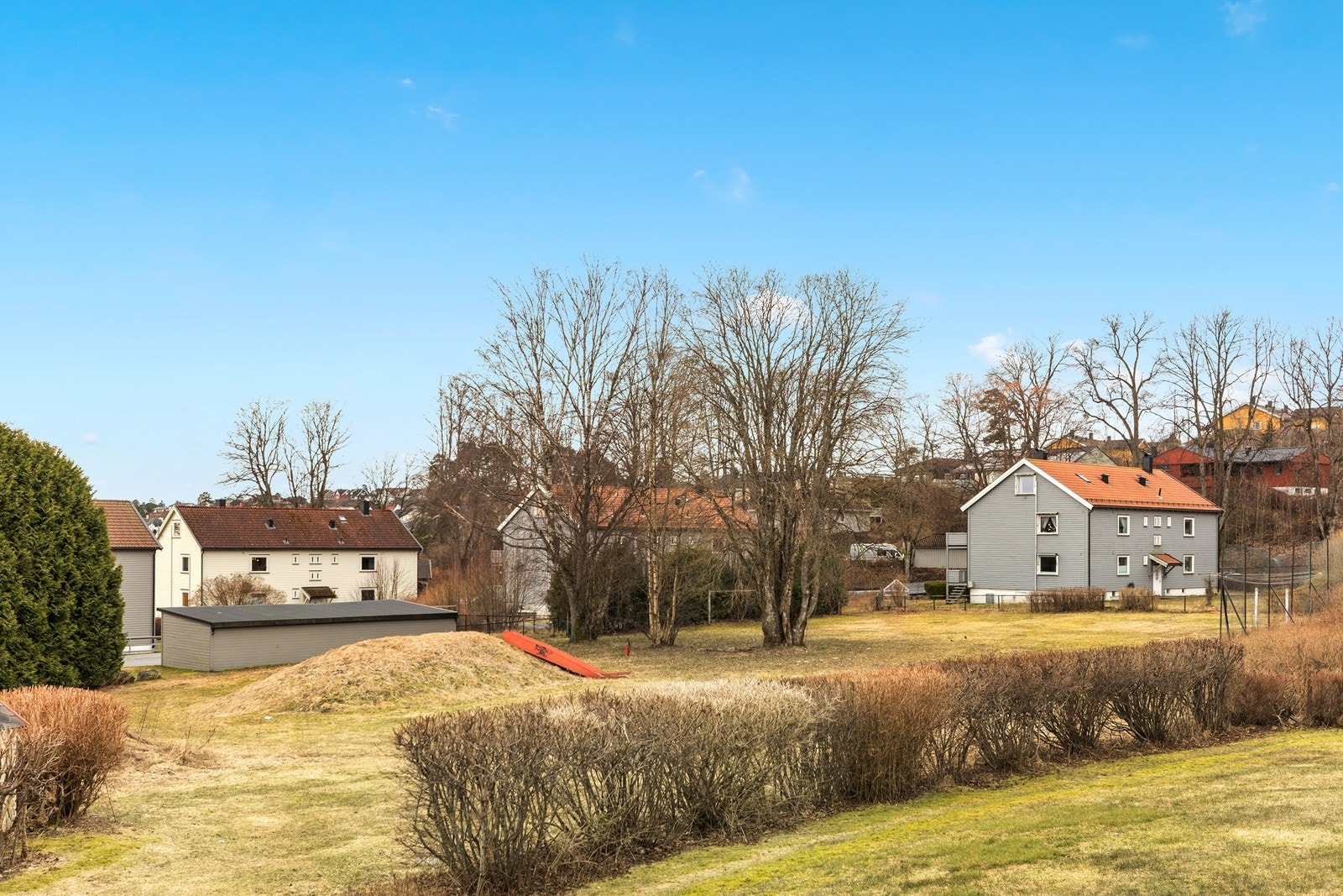 Området er tradisjonelt ansett for å være attraktivt og har store, luftige fellesarealer mellom bebyggelsen. Galleribilde