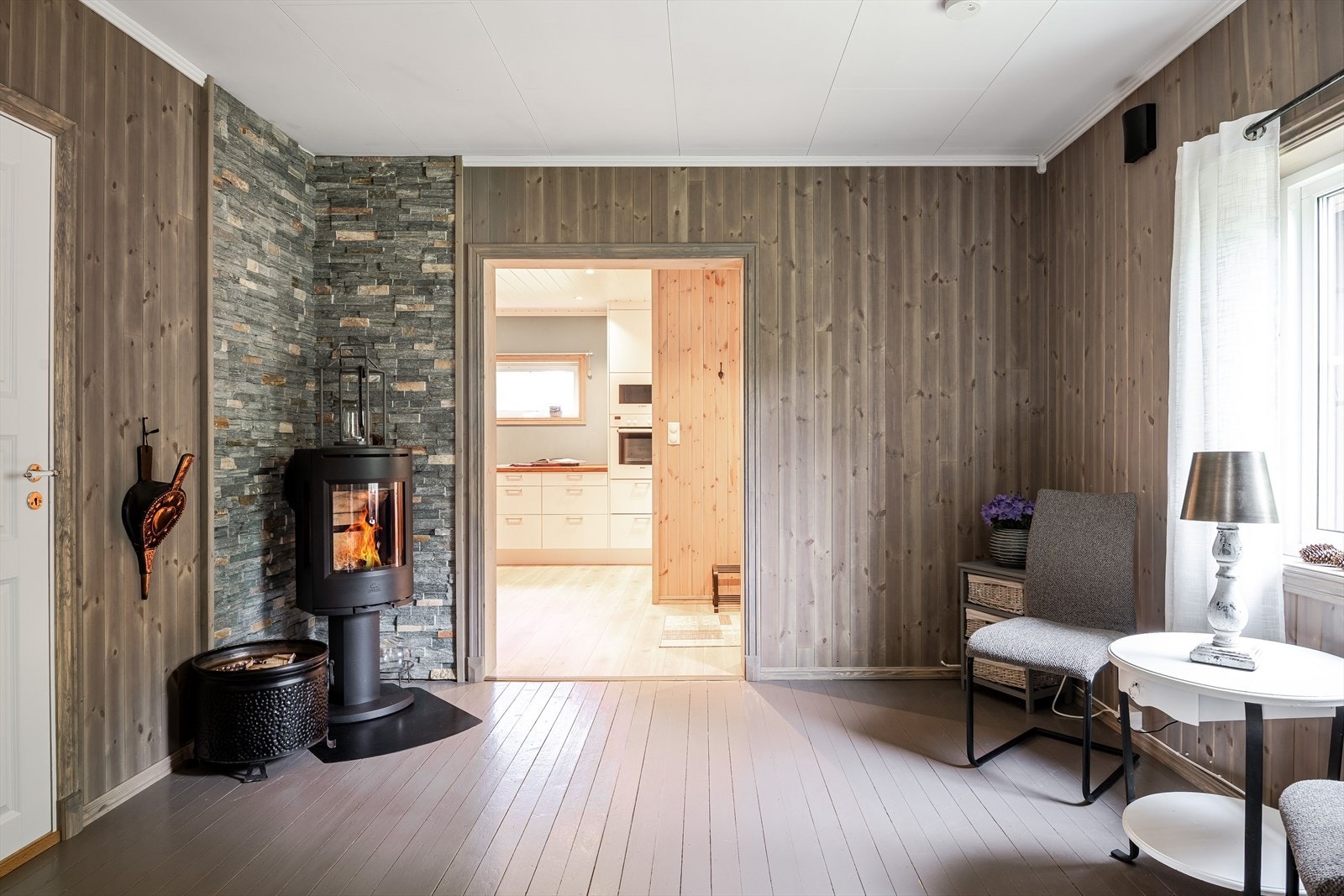 Praktisk mellomstue med mange bruksmuligheter. Galleribilde