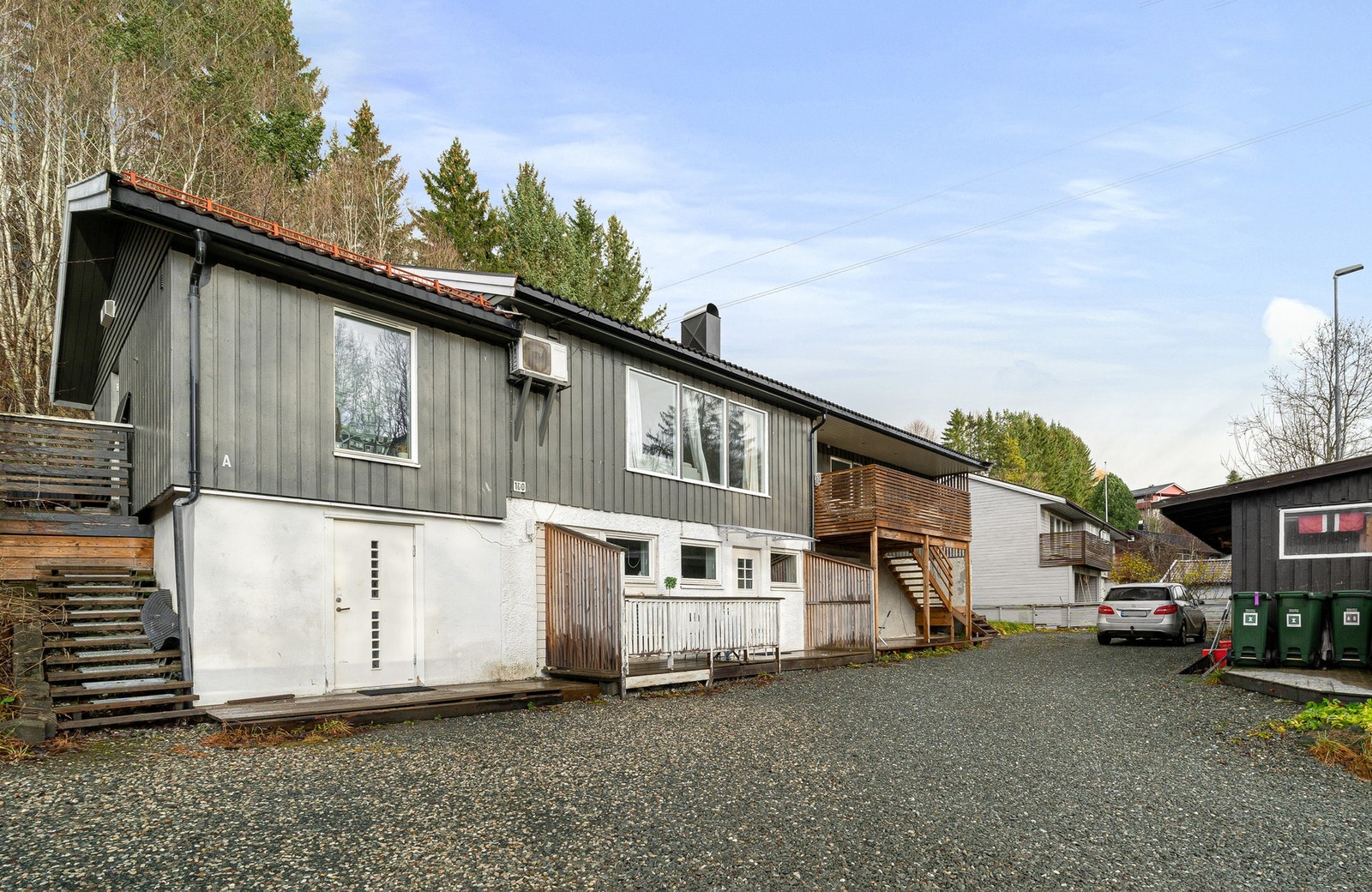 David Novosad v/ EiendomsMegler1 presenterer Bratsbergvegen 100C. Galleribilde