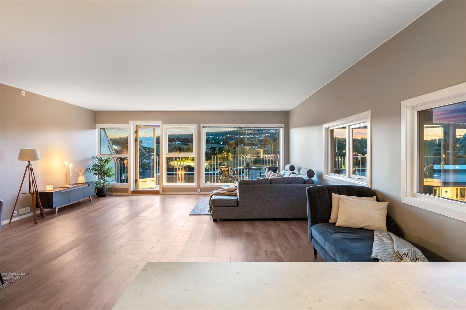 Leiligheten er totalrenovert i 2025 og fremstår svært delikat. Galleribilde