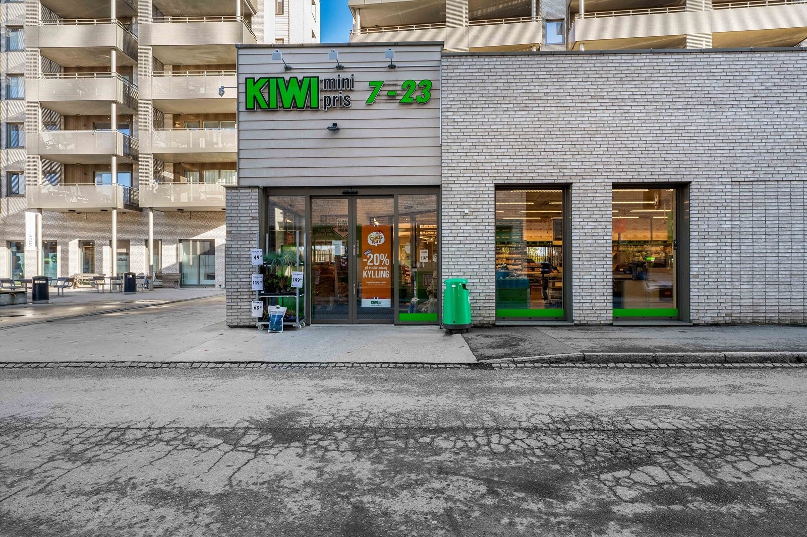 Nærmeste dagligvarebutikk ligger like ved boligen. Galleribilde