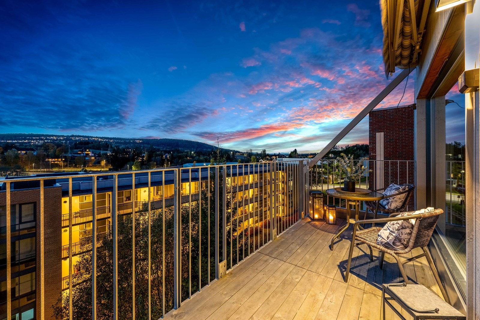 Det er fritt og flott utsyn fra balkongen. Galleribilde