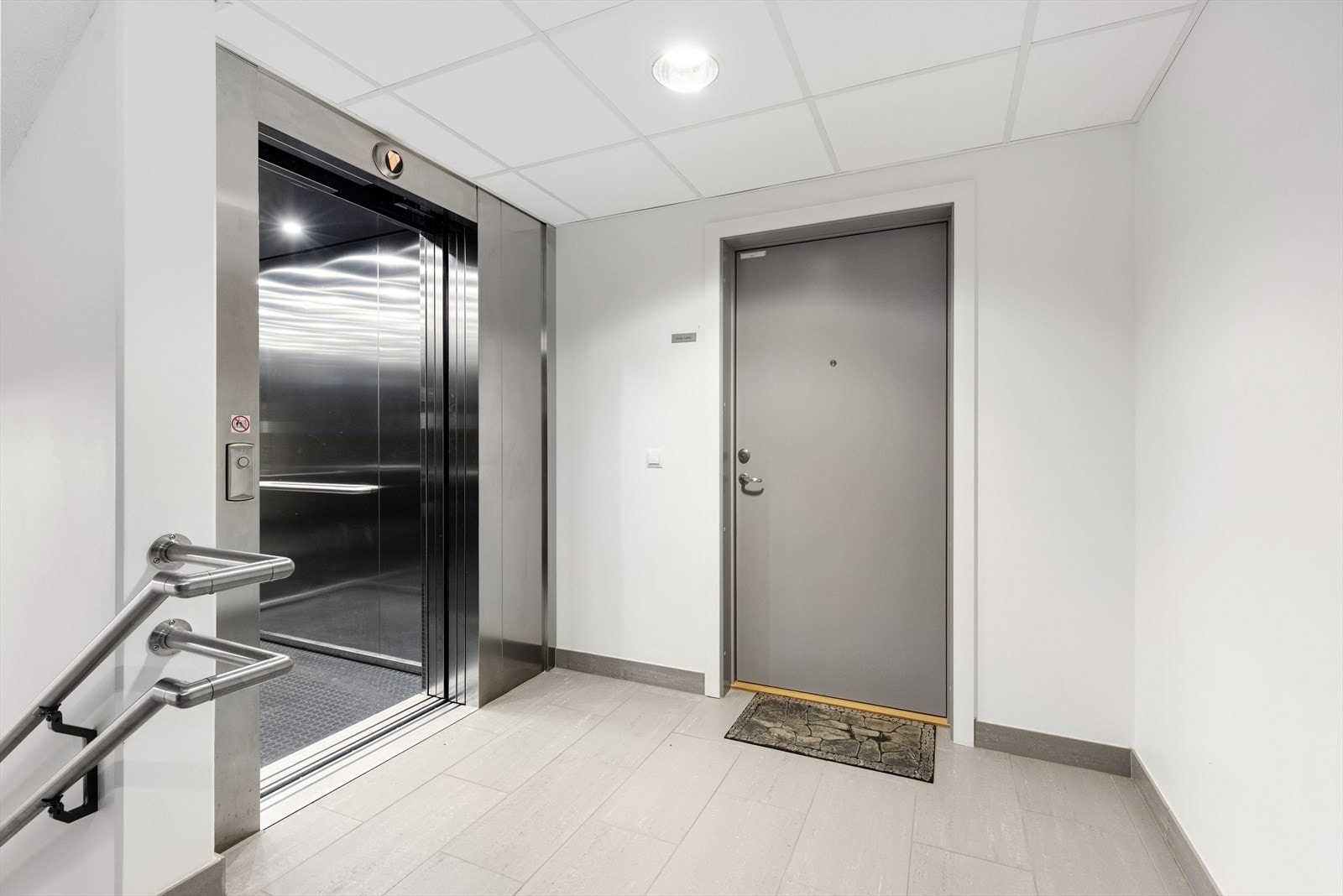 Enkel, trappefri adkomst via heis. Galleribilde