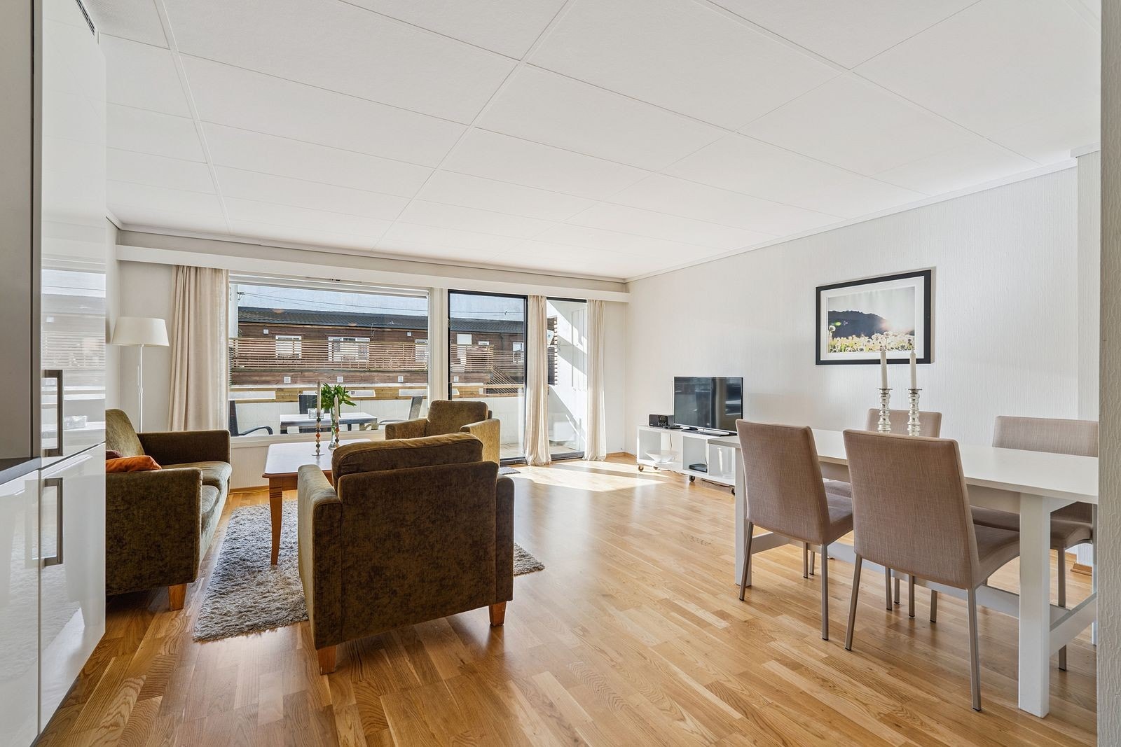 Eiendomsmegler Norge ved Kristian Lossius har gleden av å ønske deg velkommen til Kronprinsens gate 7B! Galleribilde