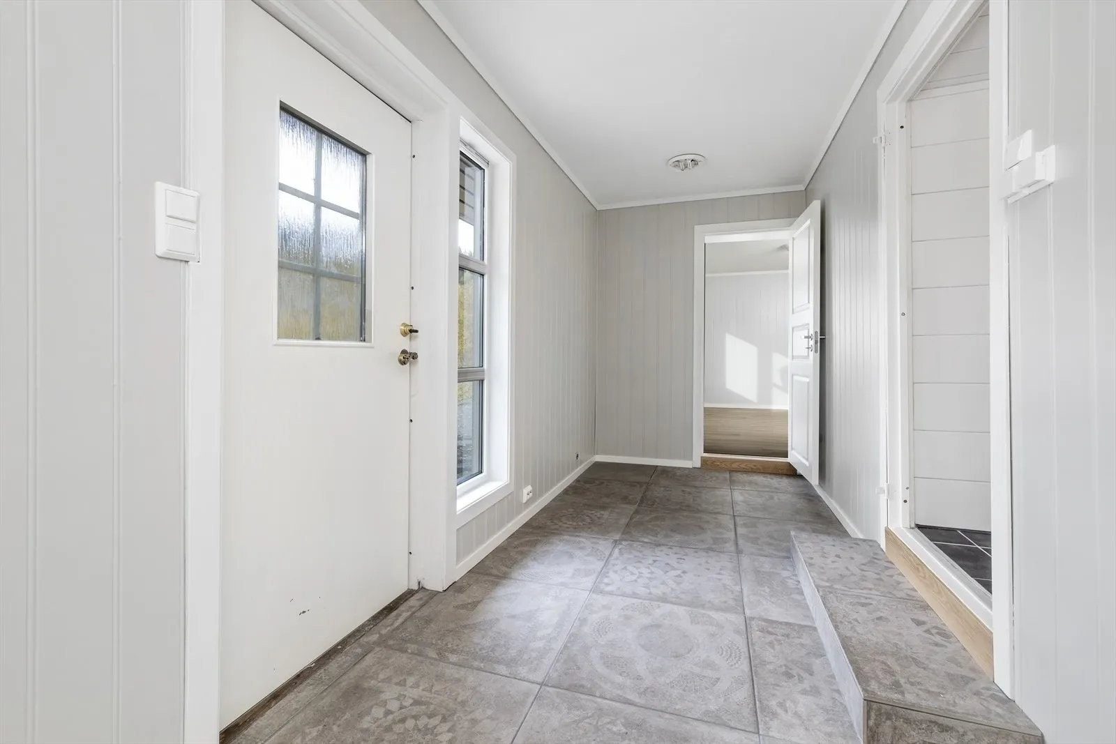 Entre/inngang (uinnredet) Galleribilde