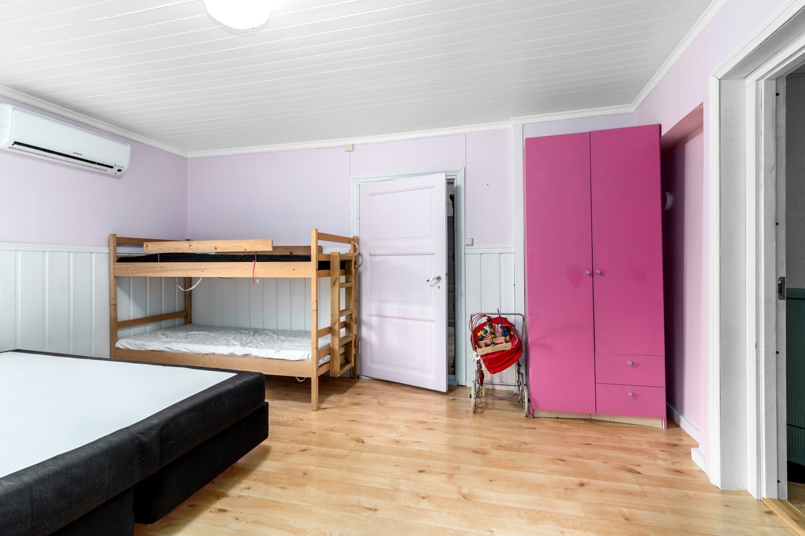 Rommet har egen varmepumpe. Galleribilde