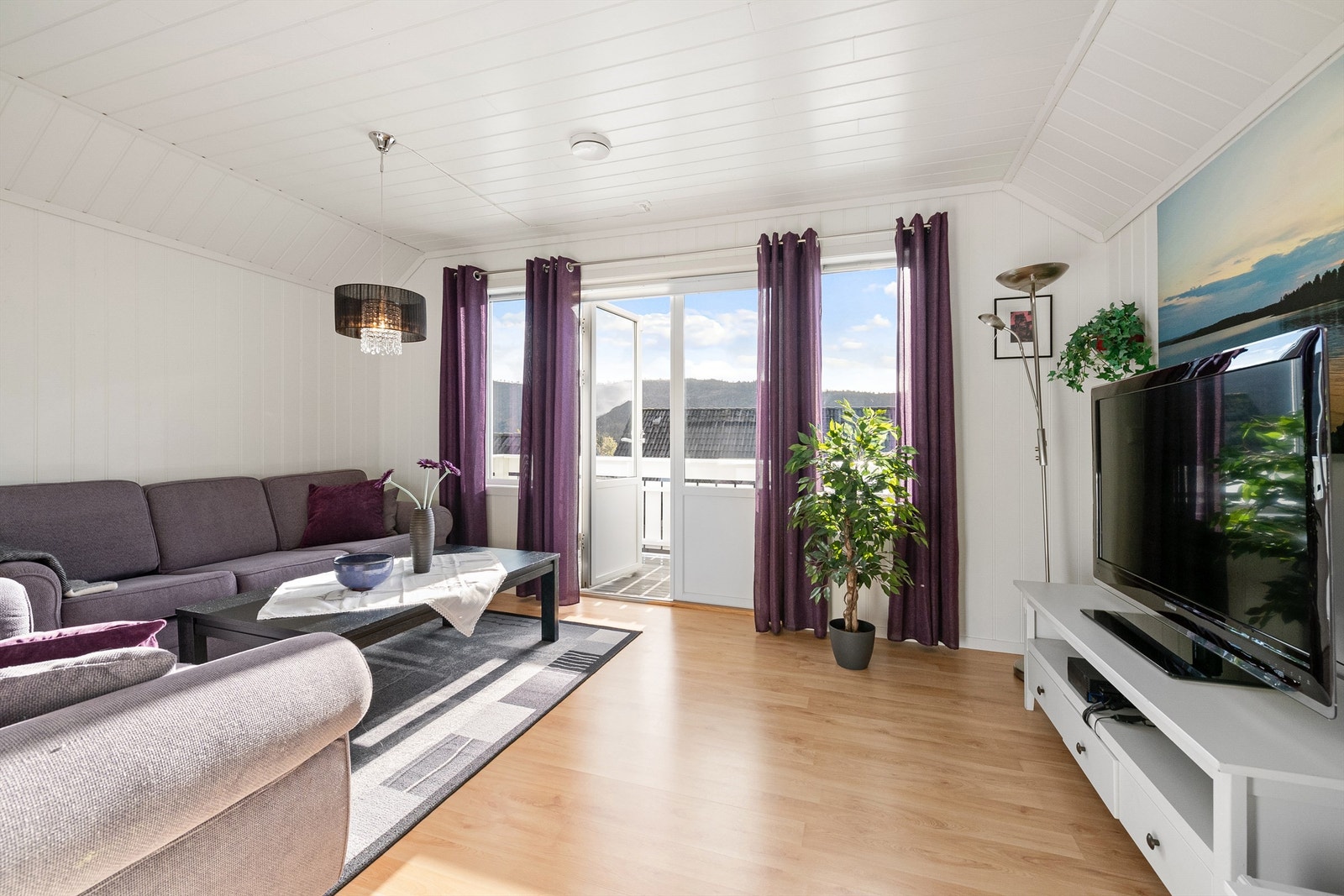 Fra loftstuen er det utgang til balkong Galleribilde