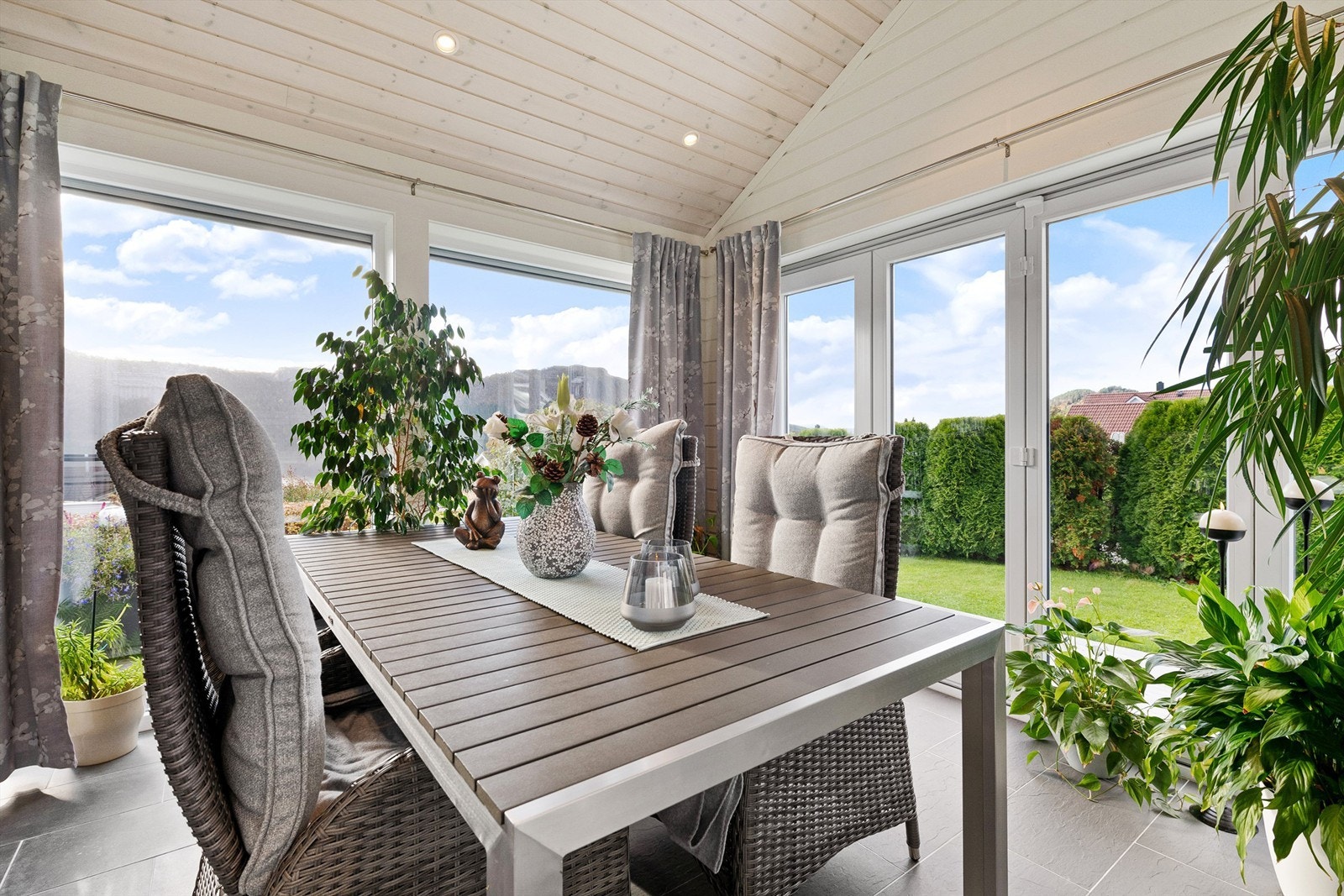 Vinylvinduer og vinyl balkongdører med isolerglass Galleribilde