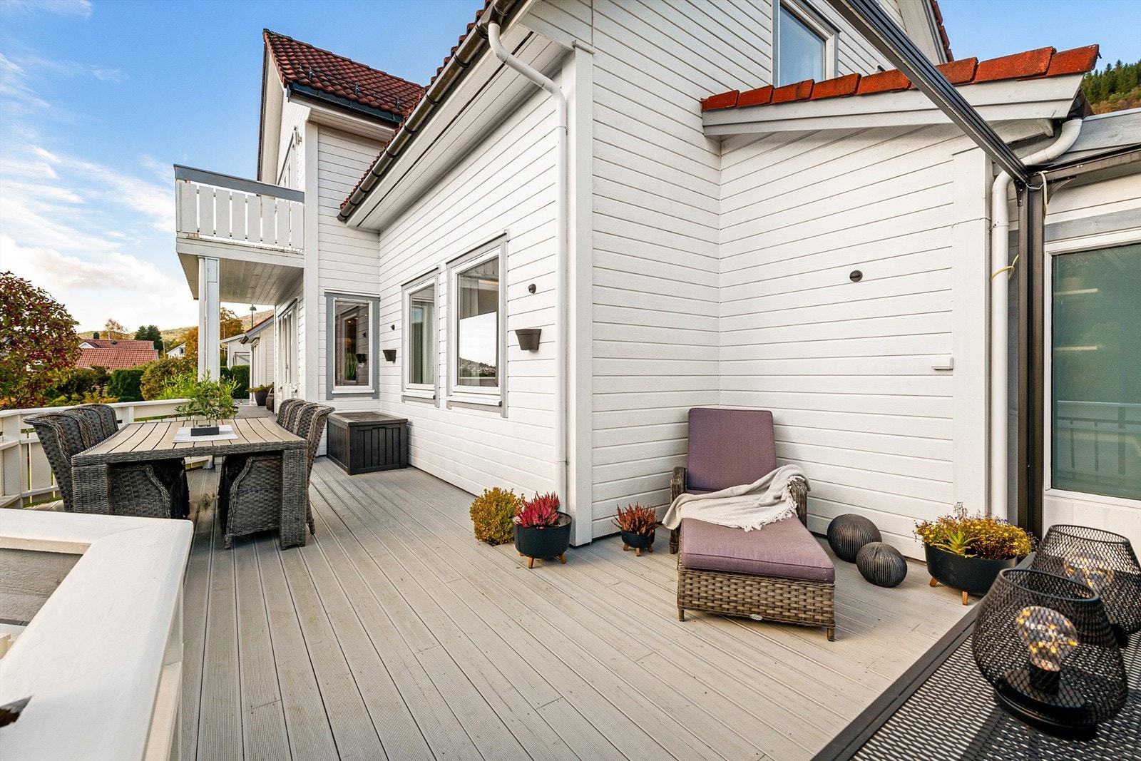 Terrasse på hele 80 kvm med mange koselige soner Galleribilde