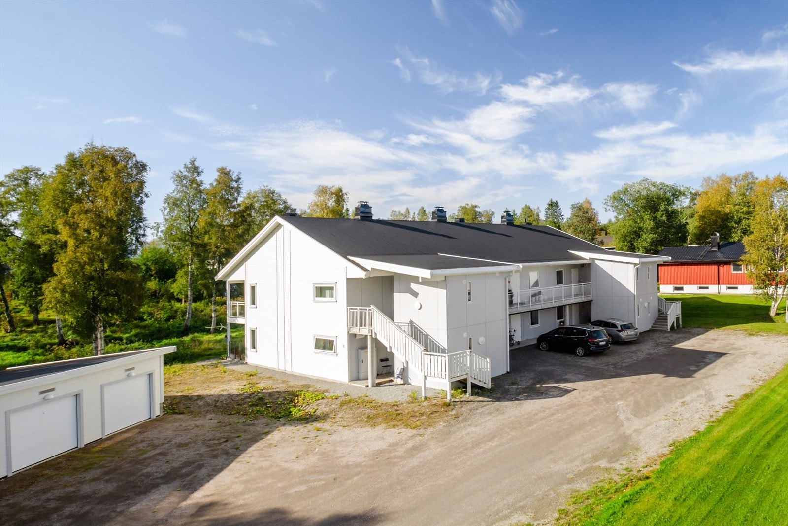 0Fasade og garasjer. Galleribilde