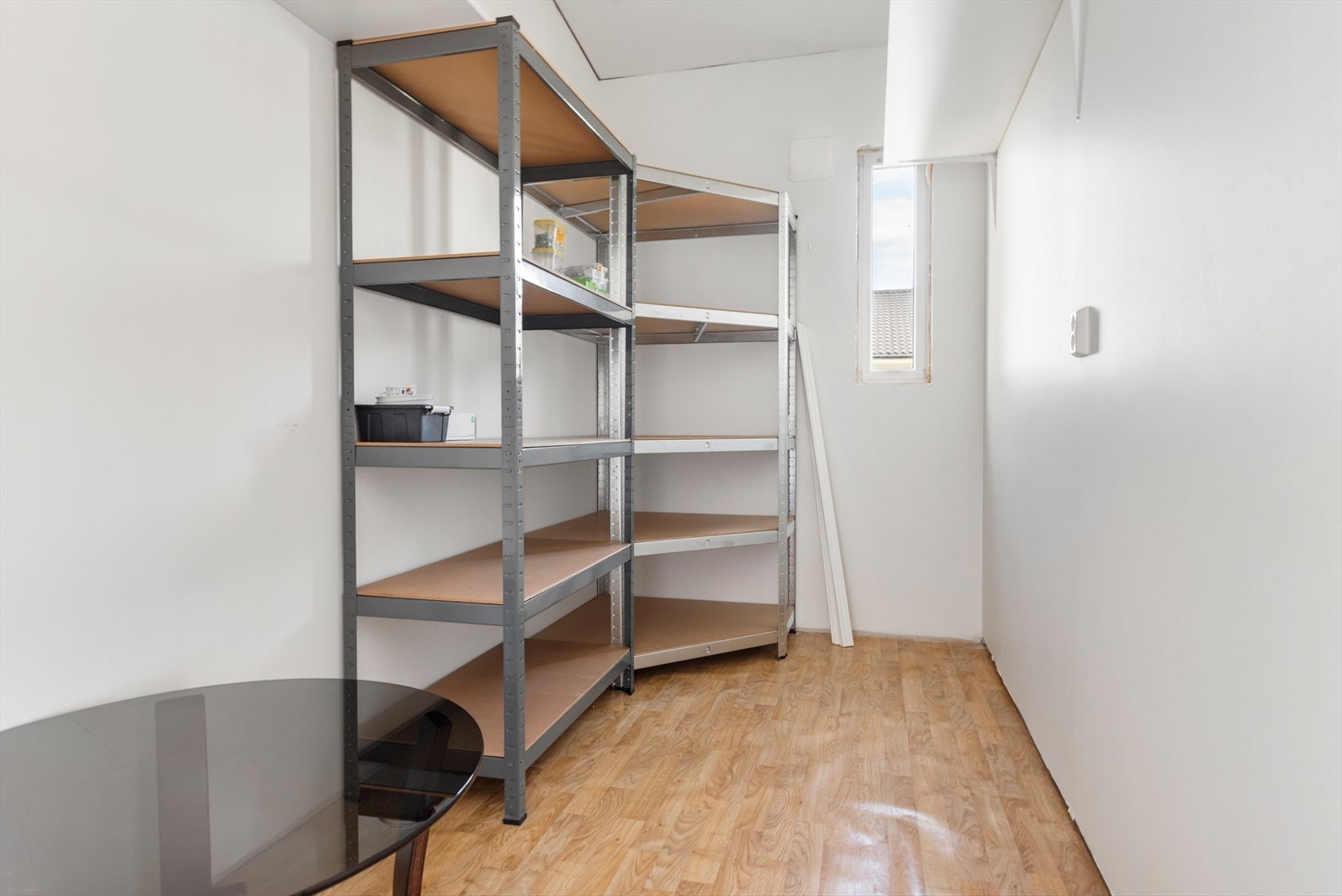 Utvendig bod. Galleribilde