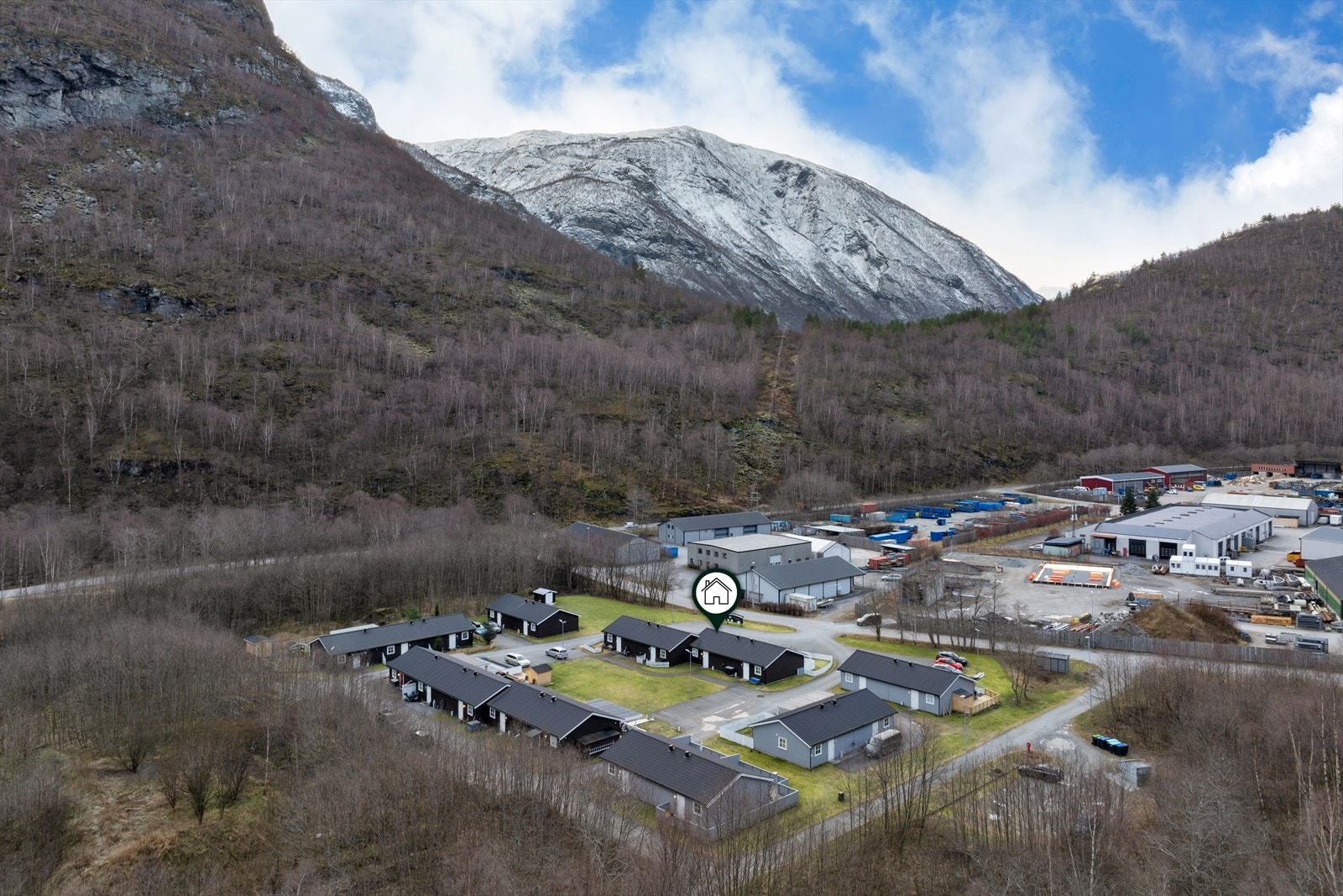 Leilegheita tilhøyre eit velfungerande sameige med 20 seksjonar Galleribilde