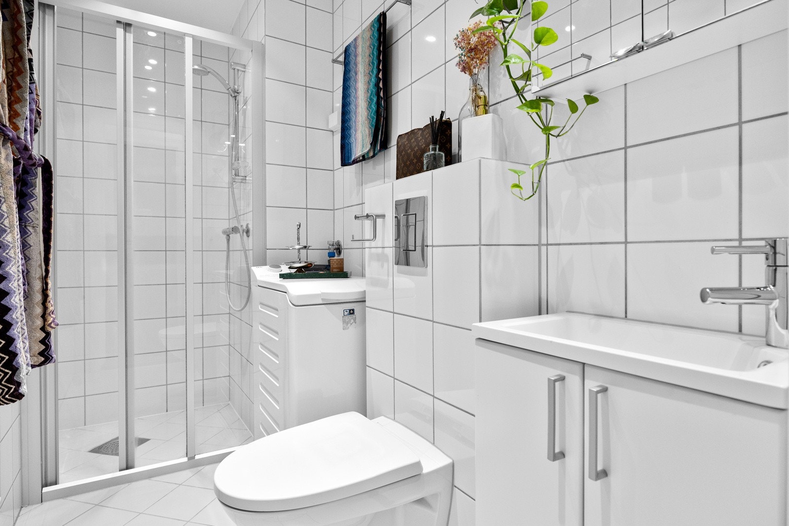 - Pent, flislagt baderom fra 2012 - Galleribilde