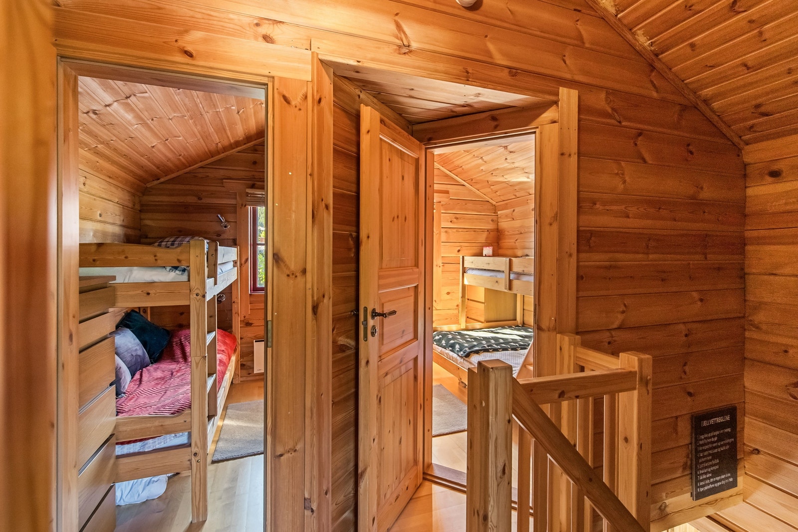 Det er innredet med 3 soverom Galleribilde