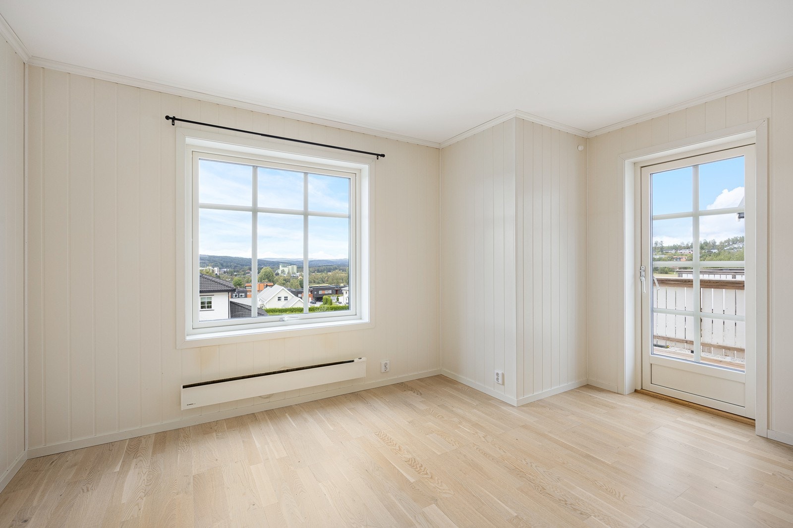 Fra stuen er det utgang til en dels overbygd terrasse på 11 kvm. Galleribilde