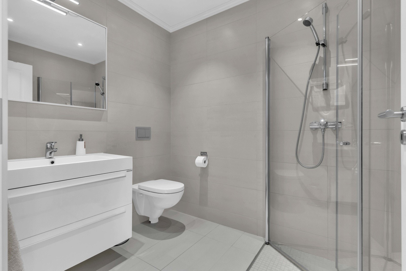 Bad nr. 2 i etasjen. Her kan barna få sitt eget bad Galleribilde