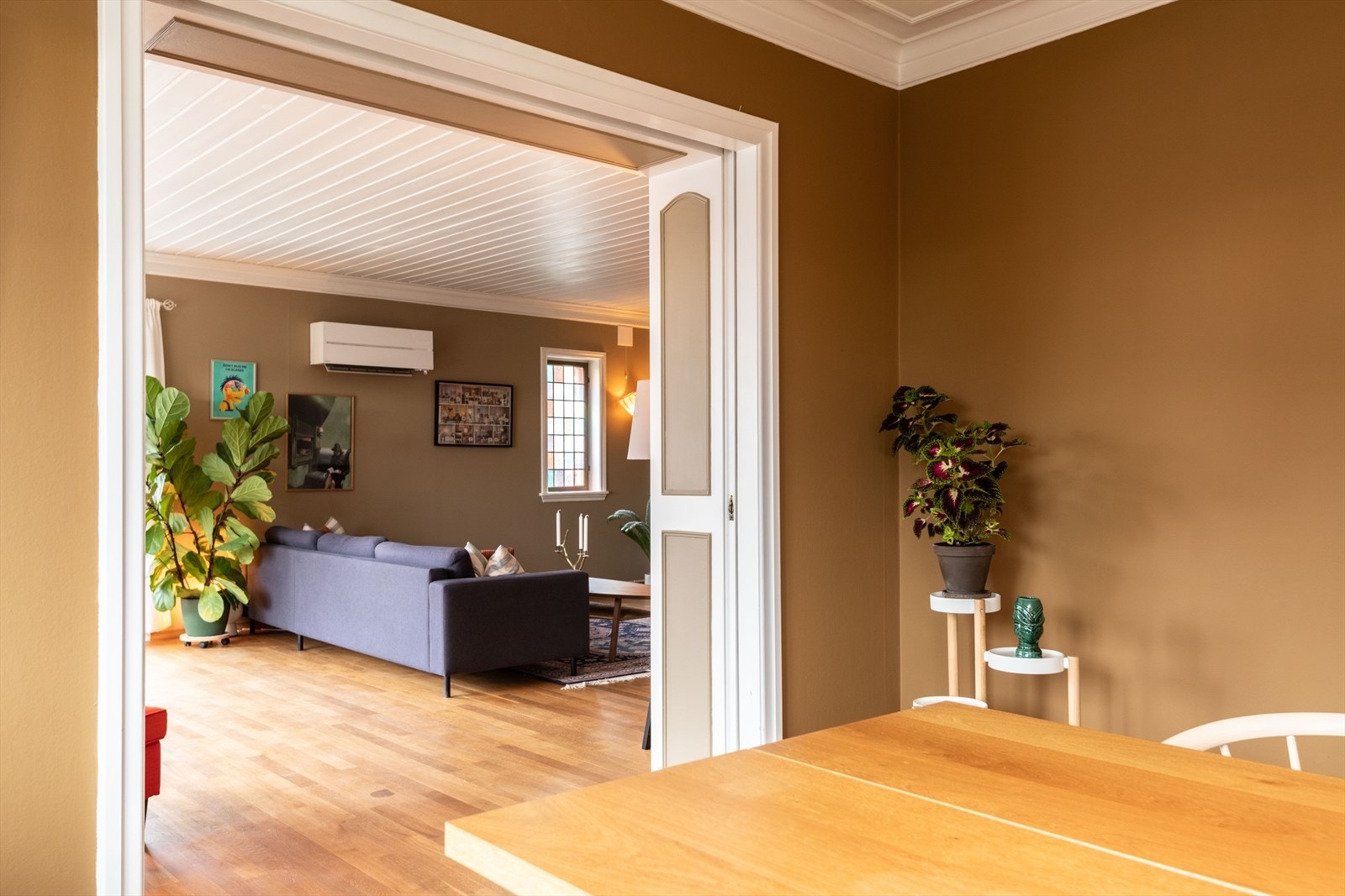 Klassiske skyvedører mellom stue og spisestue Galleribilde