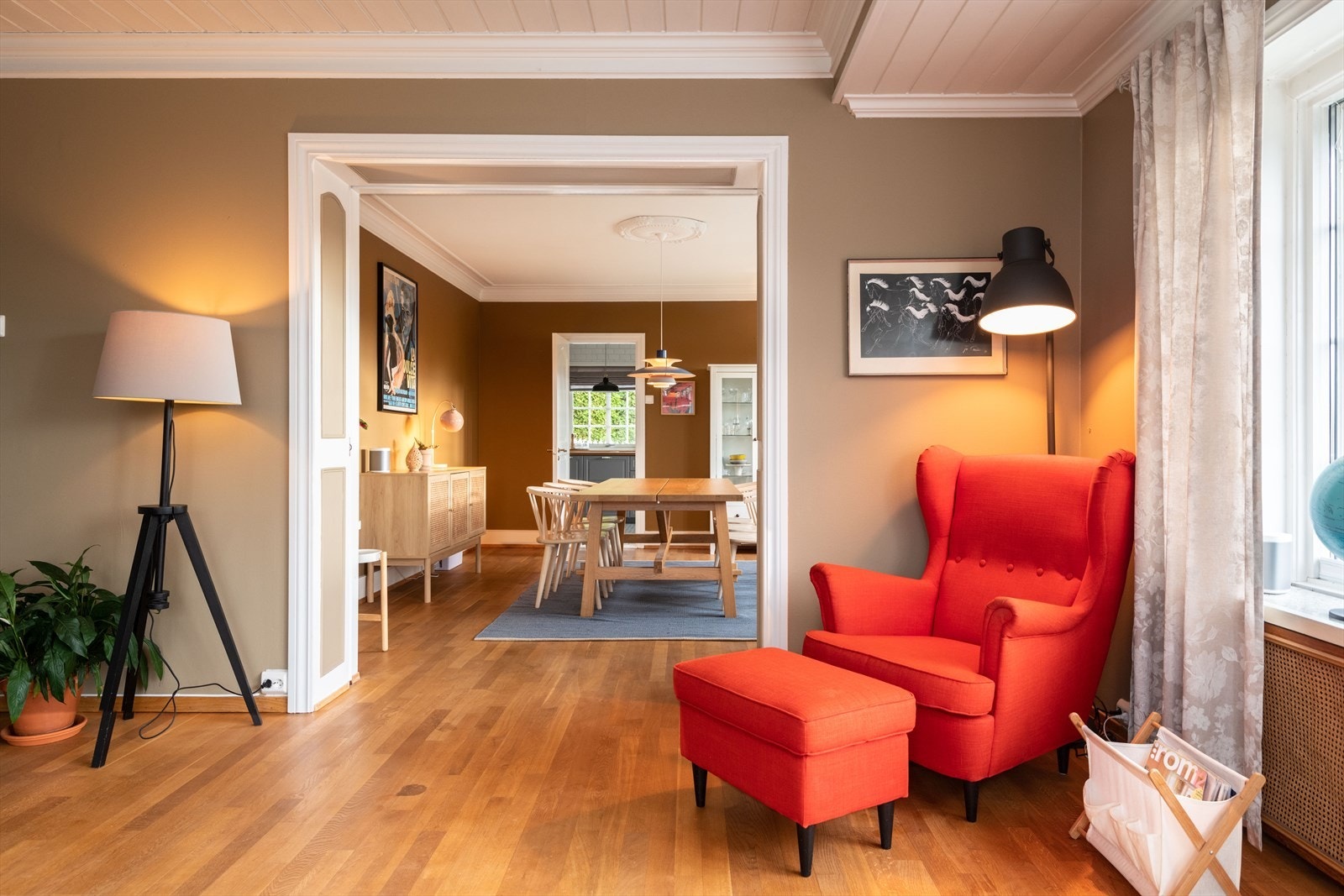 Fra stue mot spisestue og kjøkken Galleribilde