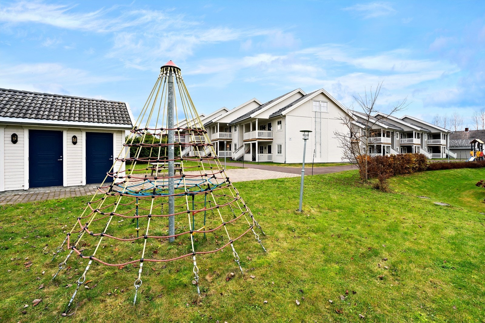 Felles lekeplass. Galleribilde