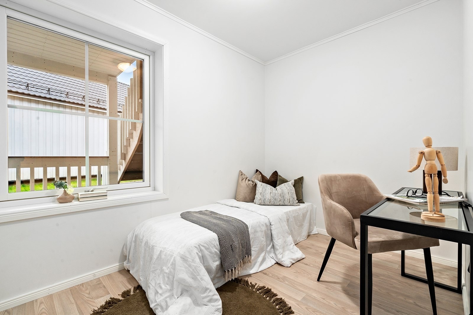 Soverom 2 passer perfekt som barnerom, gjesterom eller kontor. Galleribilde