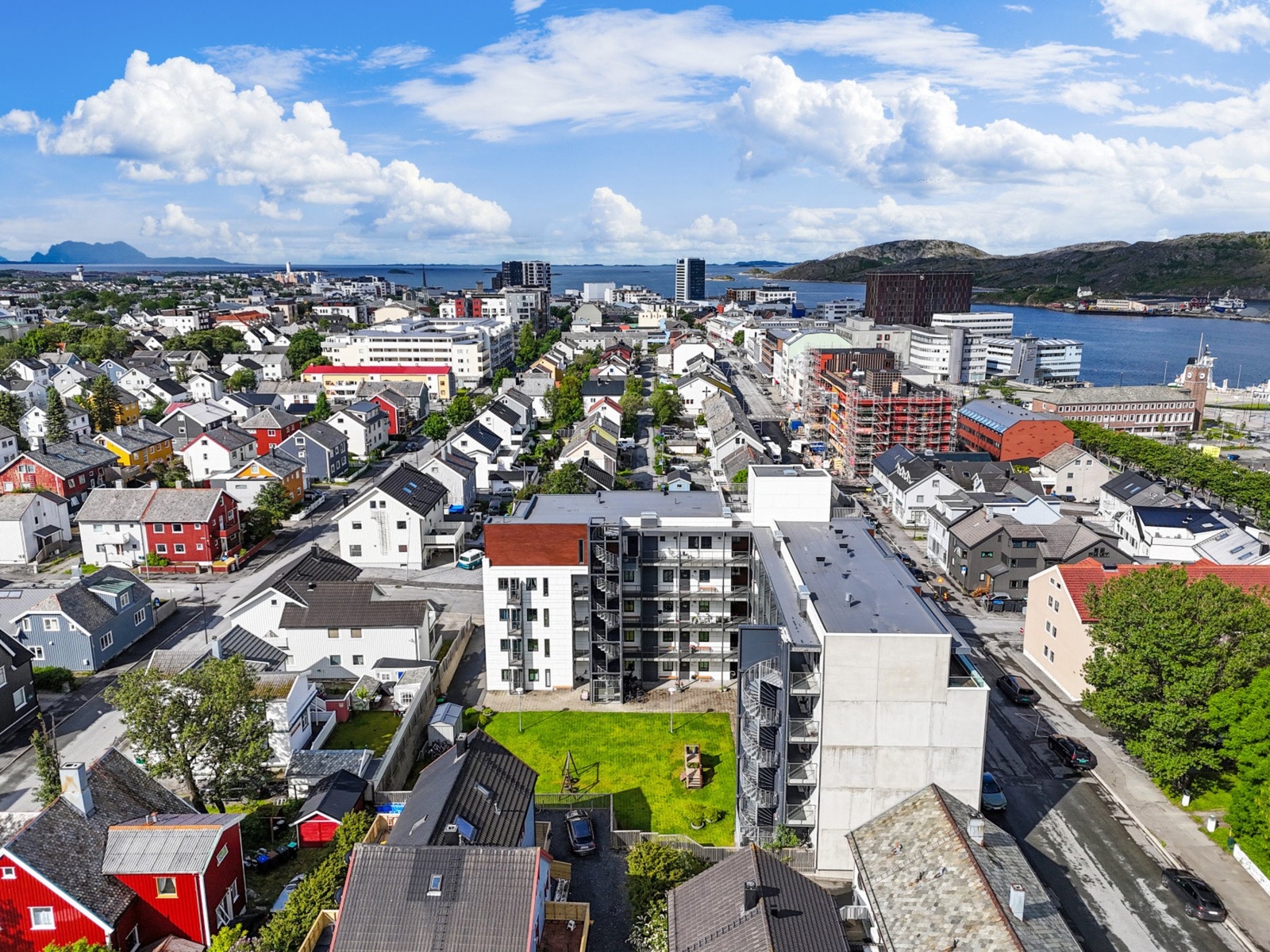 Storgata 88 er et populært sameie med kort vei til bl.a. sykehuset, politihuset, og ikke minst sentrumskjernen med alle fasiliteter. Galleribilde