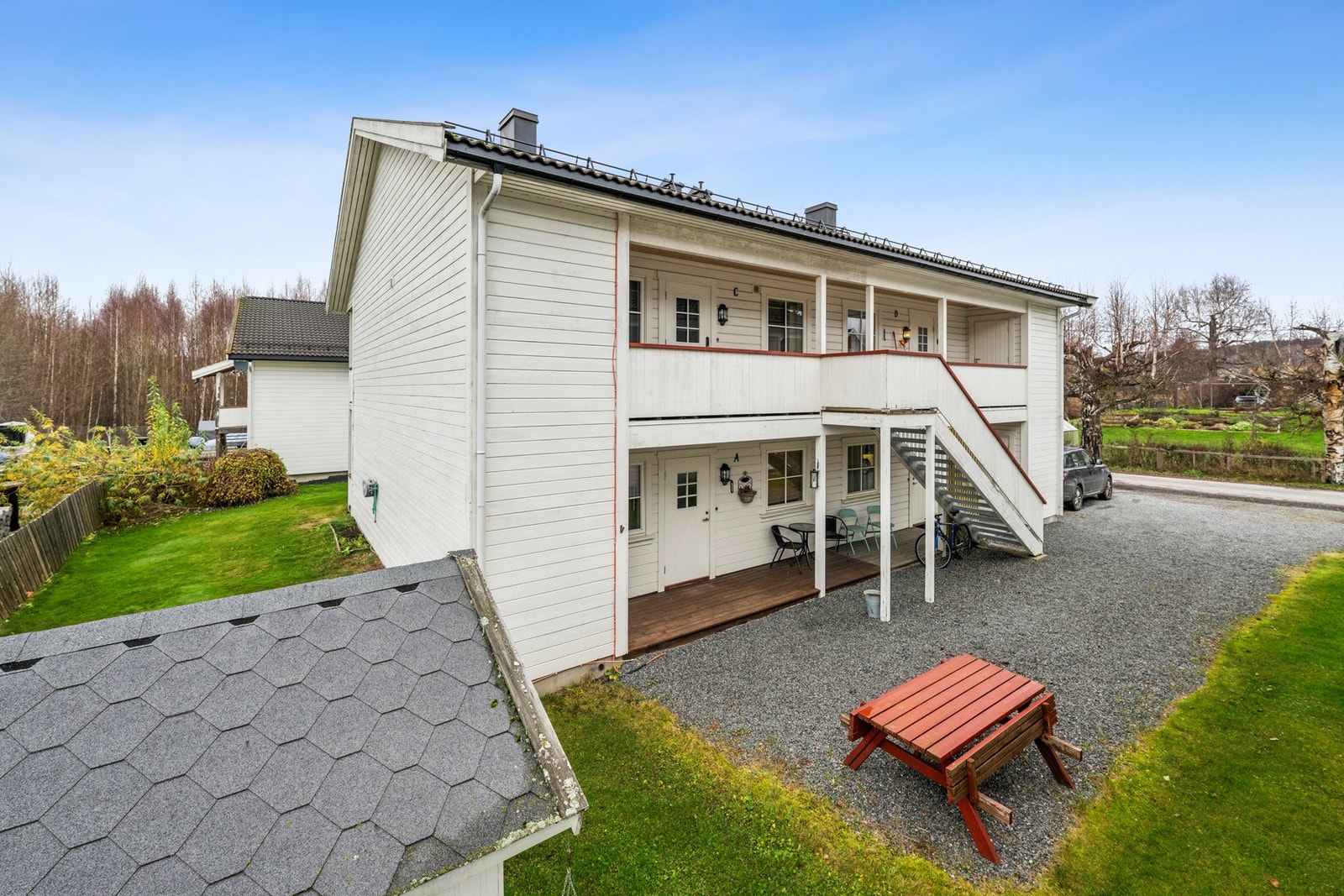 Utvendig trappeadkomst til leiligheten. Galleribilde