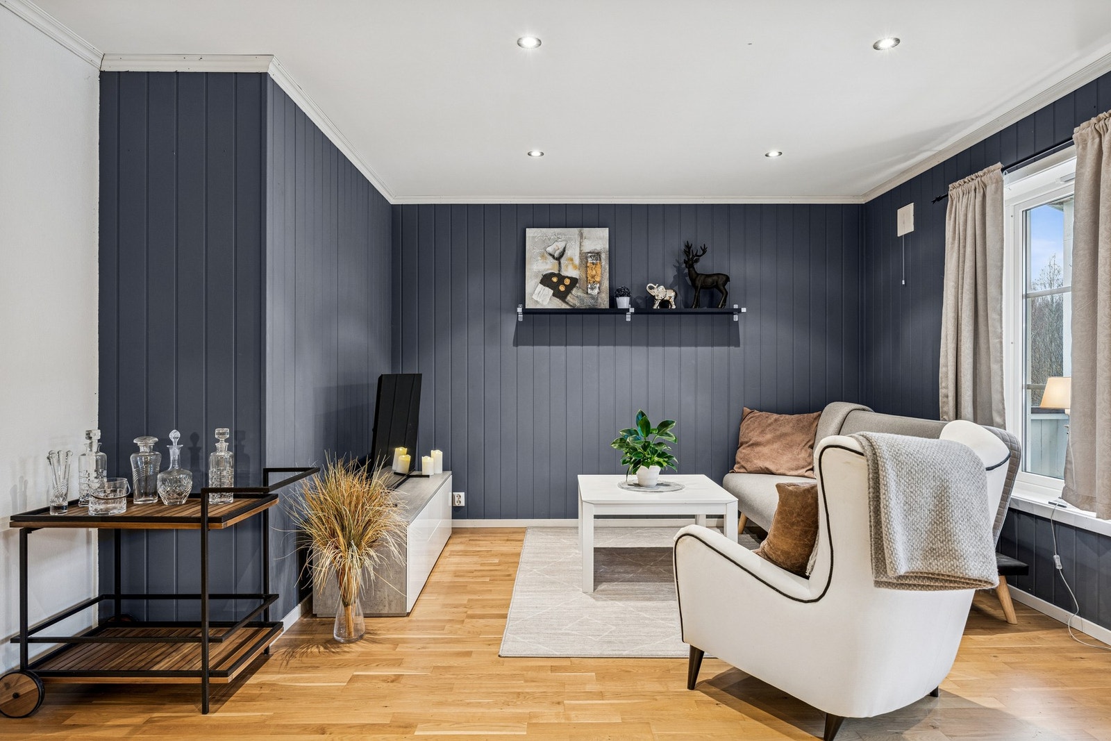 I stuen er det fin plass til sofa og annet møblement. Galleribilde