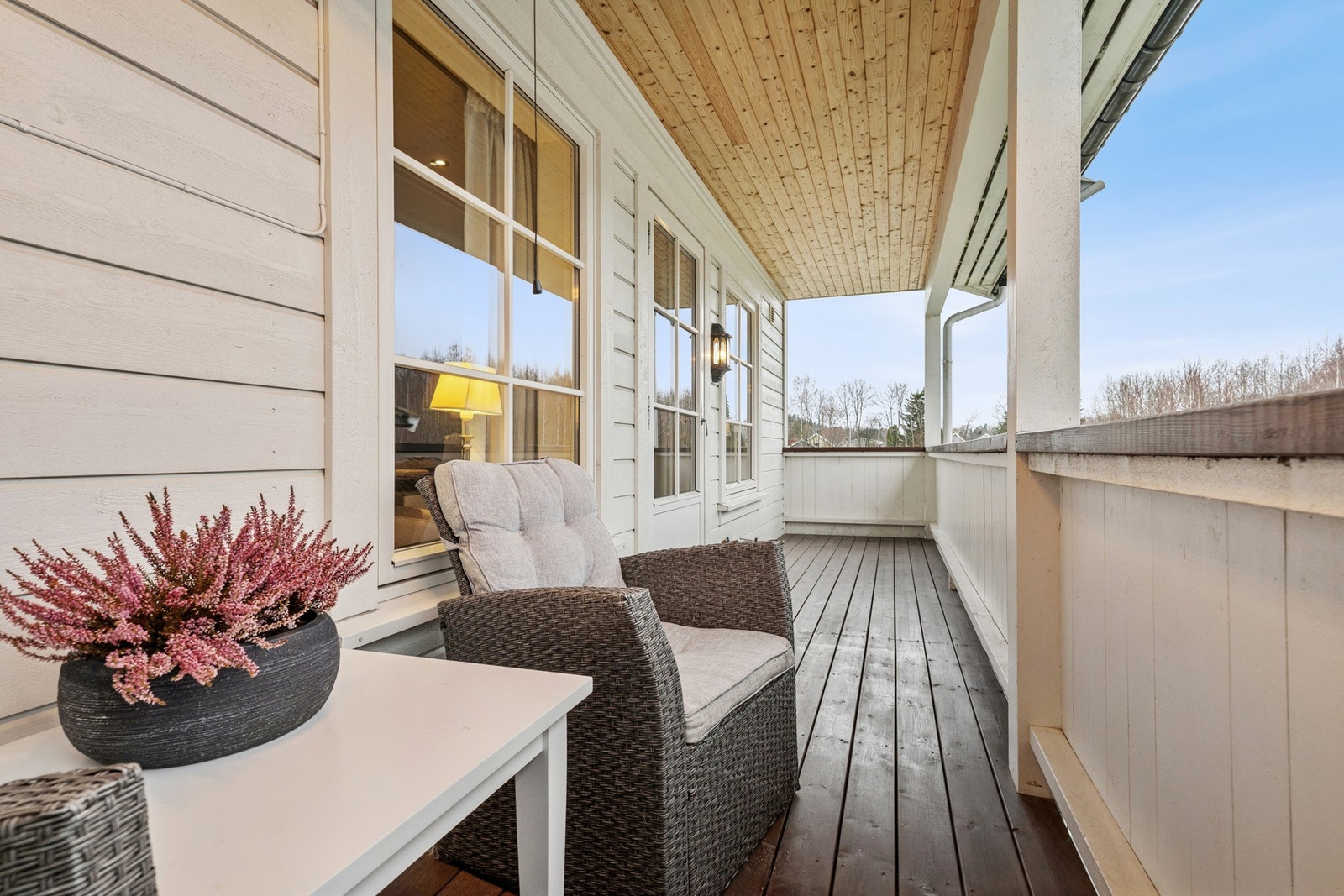 Herlig med terrasse hvor du kan nyte late dager. Galleribilde