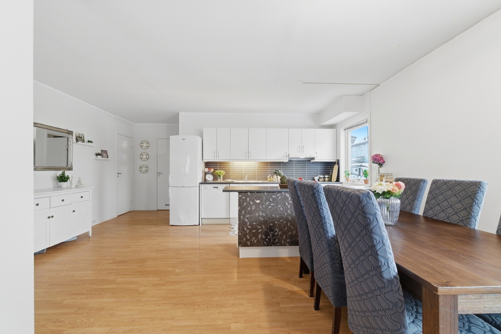 Spisestue. Galleribilde