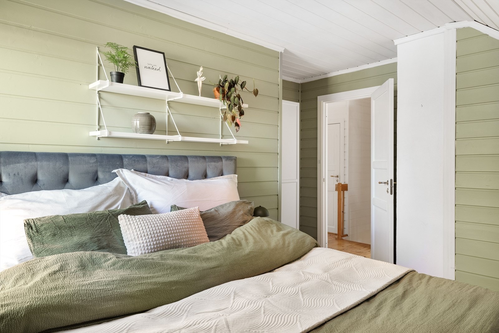 Rommet har lys og fin farge. Galleribilde