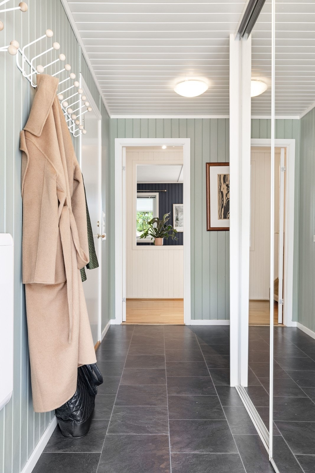 I gangen er det varmekabler. Galleribilde