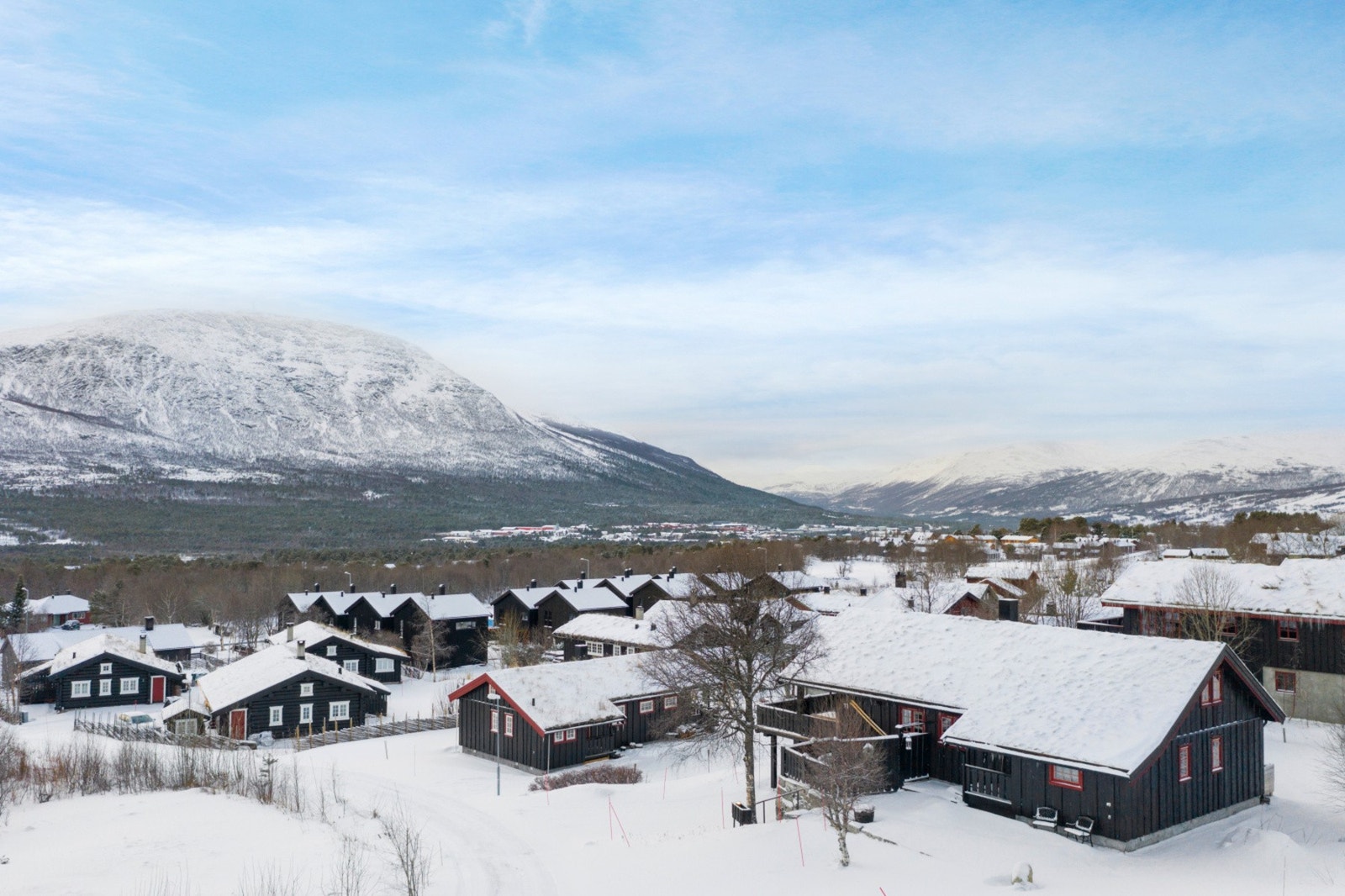 Fra eiendommen er det ca. 2 km inn til Oppdal sentrum hvor du finner en rekke servicefasiliteter. Galleribilde