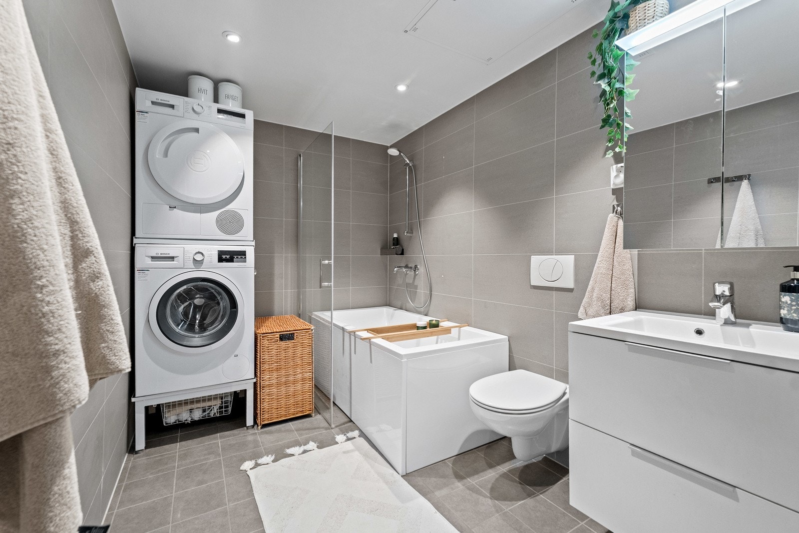 Det andre badet ligger i enkel tilknytning til gangen og de andre soverommene. Galleribilde