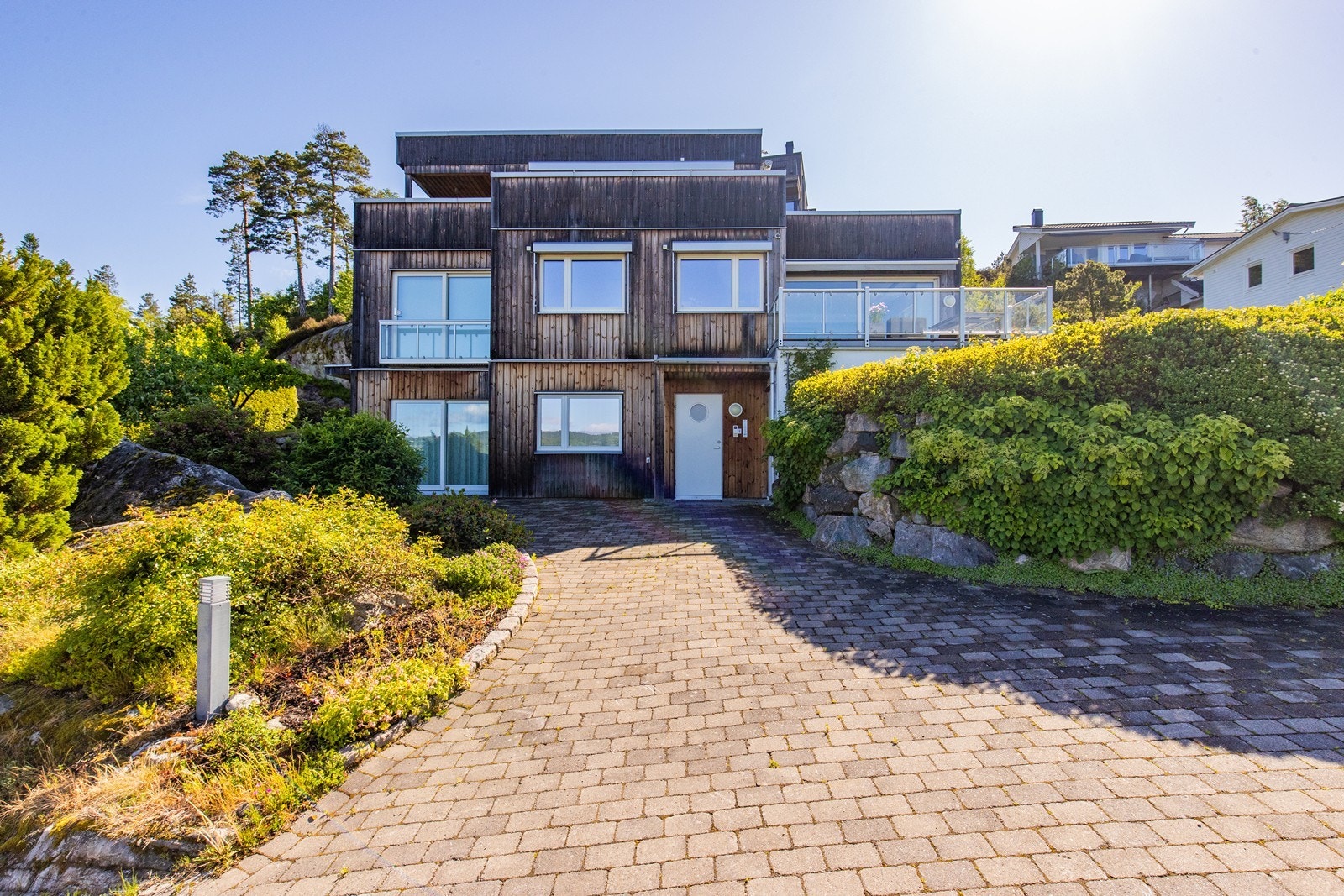 Parkmessig og godt opparbeidet eiendom Galleribilde