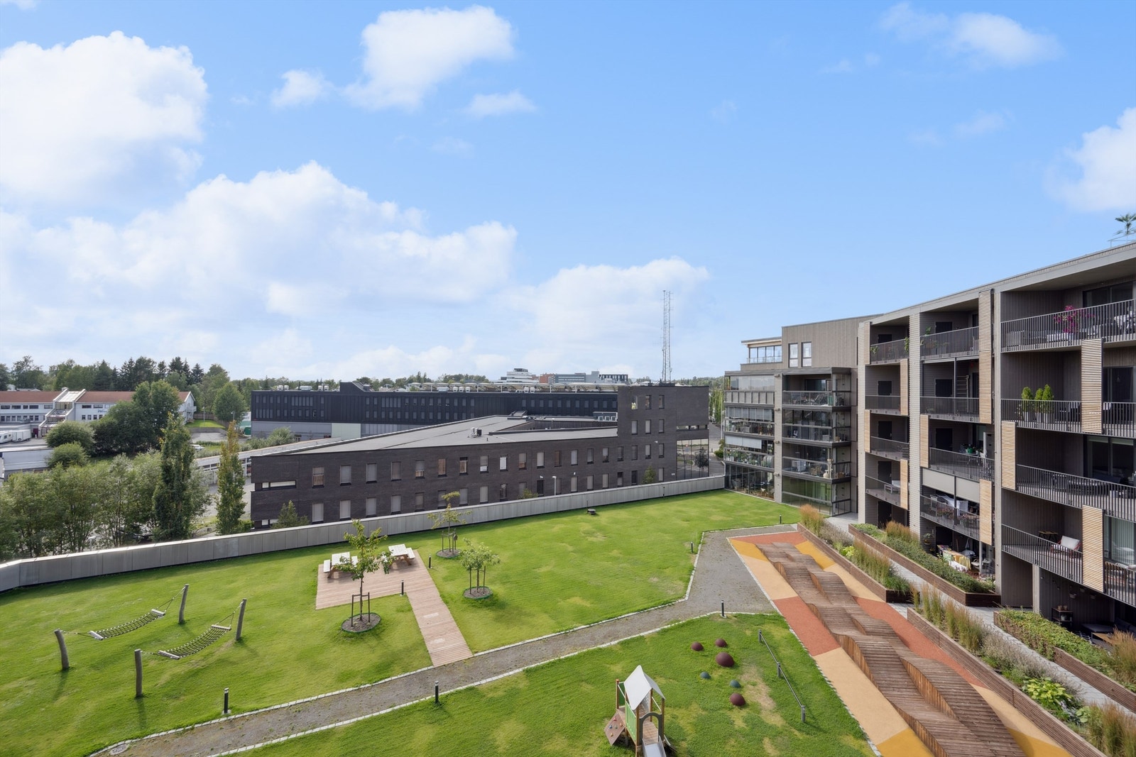 Luftig og fin utsikt fra balkongen! Galleribilde