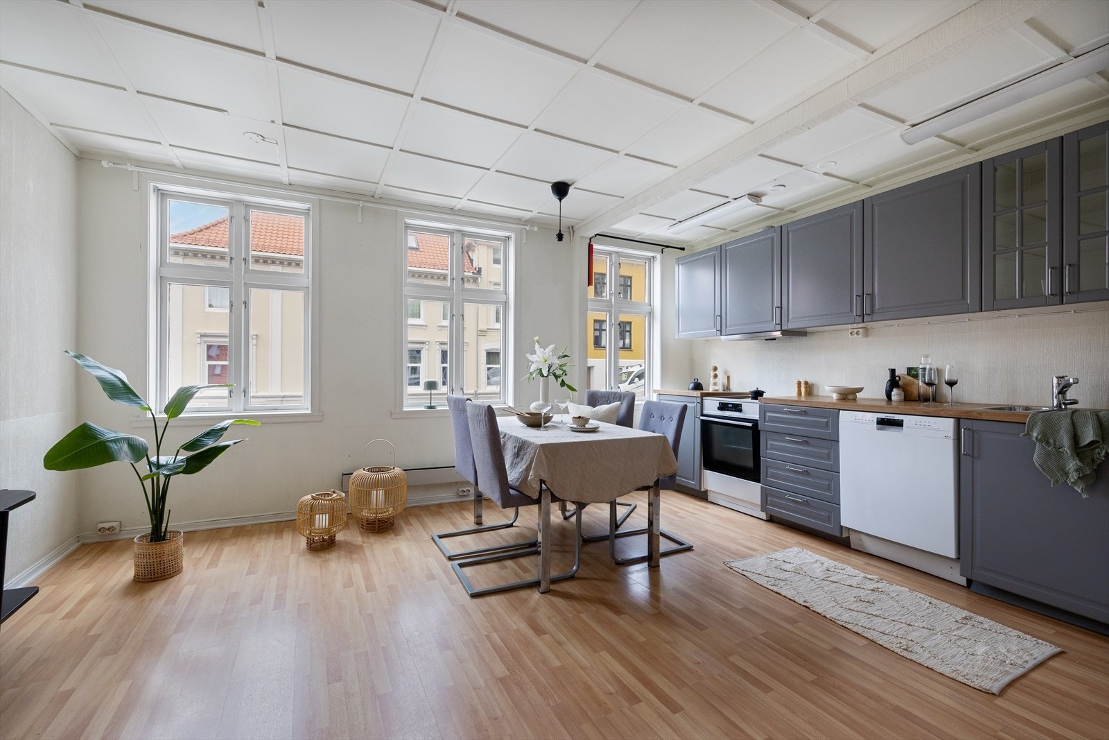 Her finner du en åpen og romslig stue/kjøkkenløsning på 20,1 m². Galleribilde